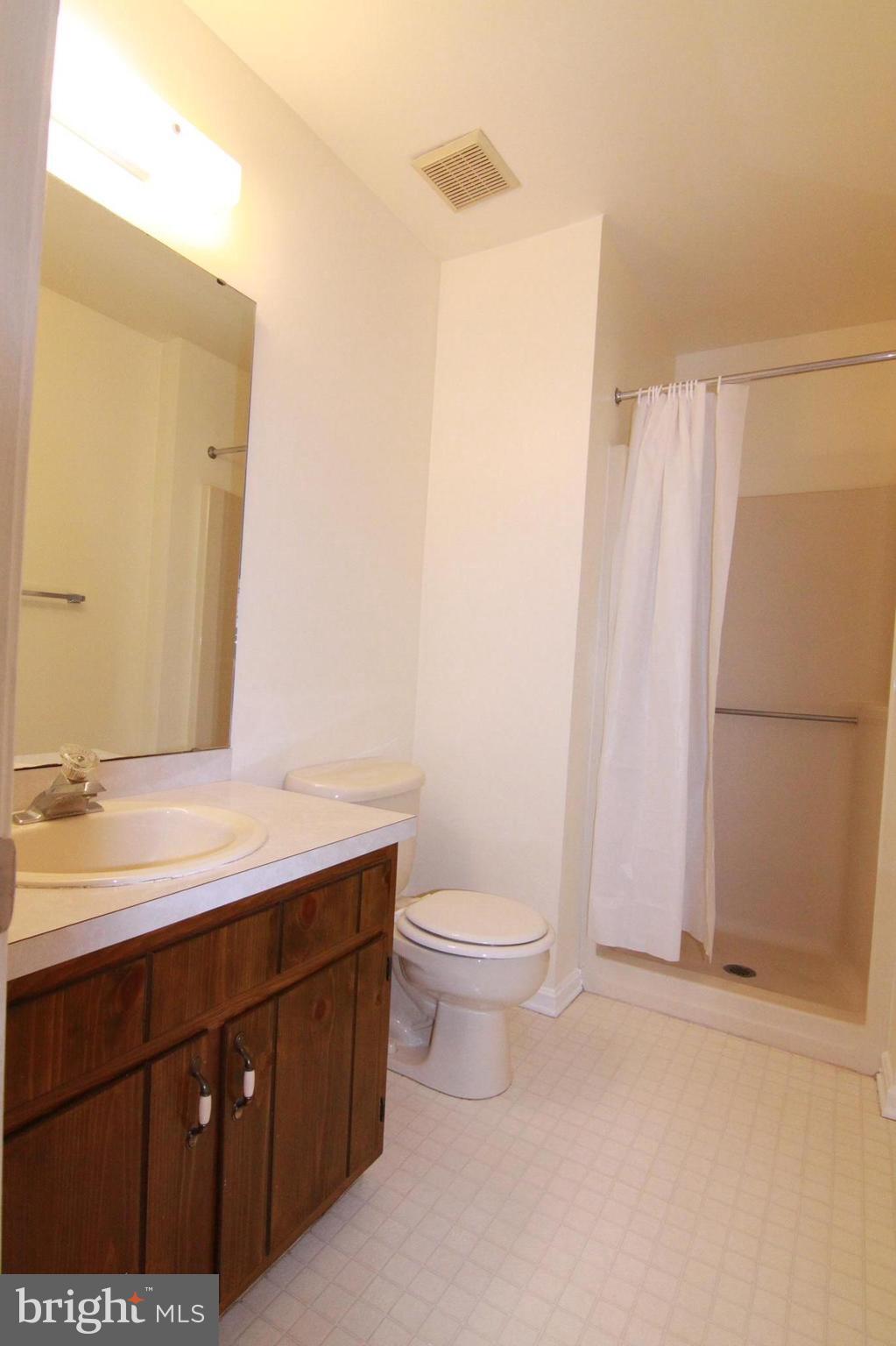 LAKEVIEW VILLAGE - Residential Lease