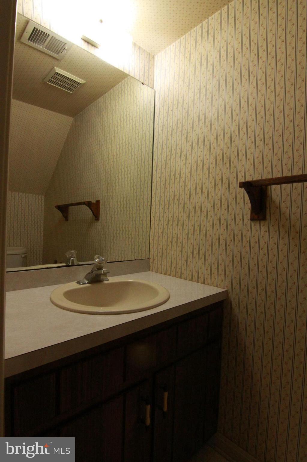 LAKEVIEW VILLAGE - Residential Lease