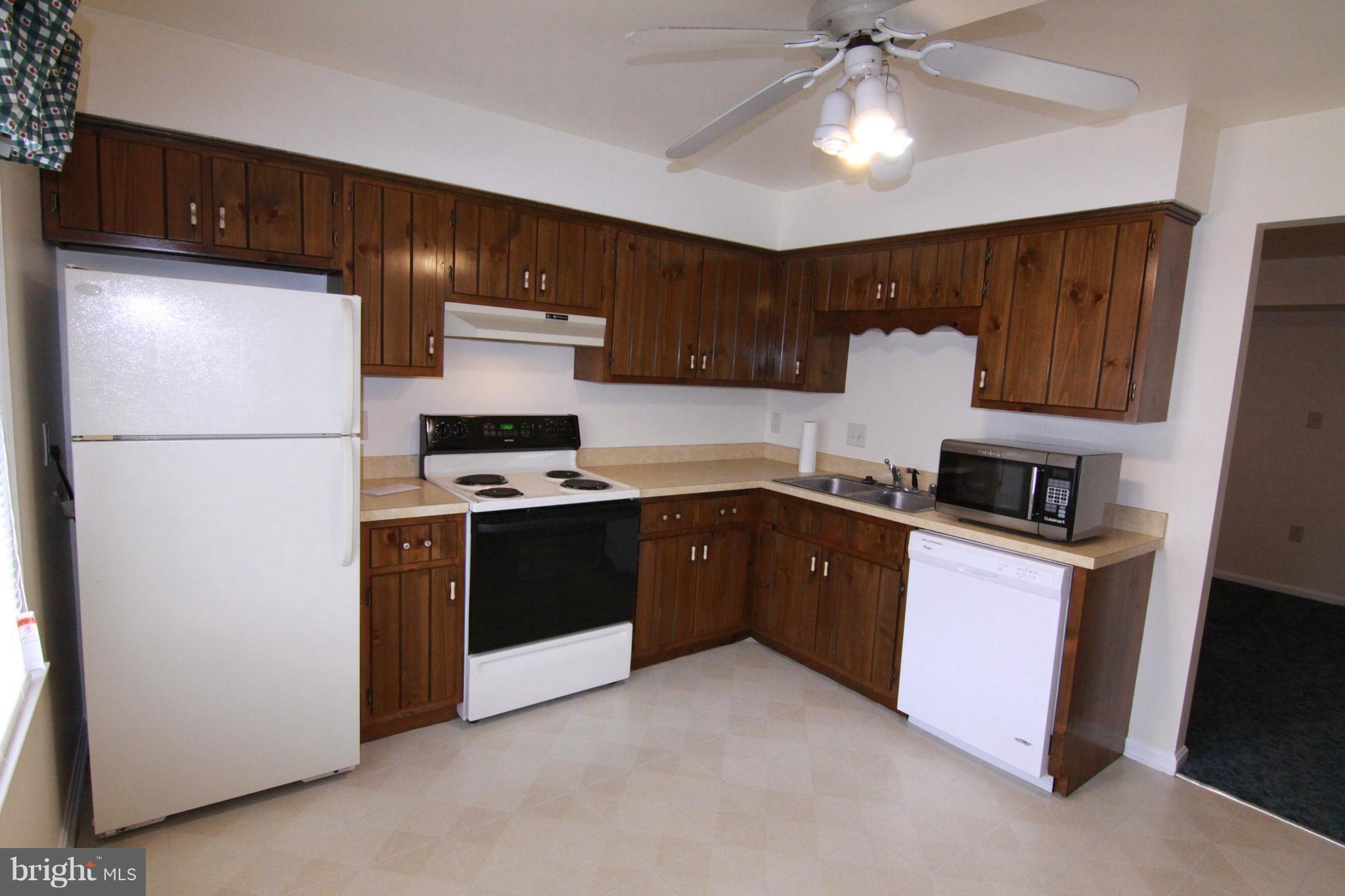 LAKEVIEW VILLAGE - Residential Lease