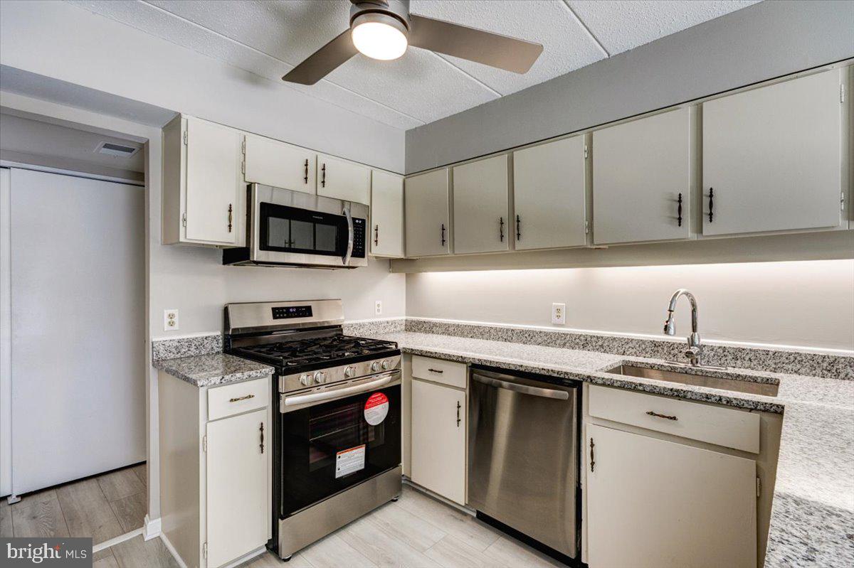 DEERING WOODS - Residential