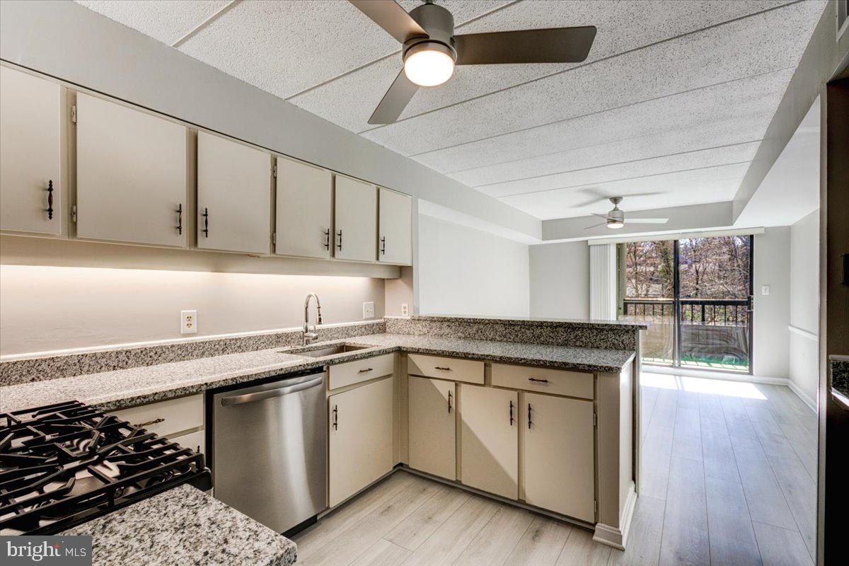 DEERING WOODS - Residential