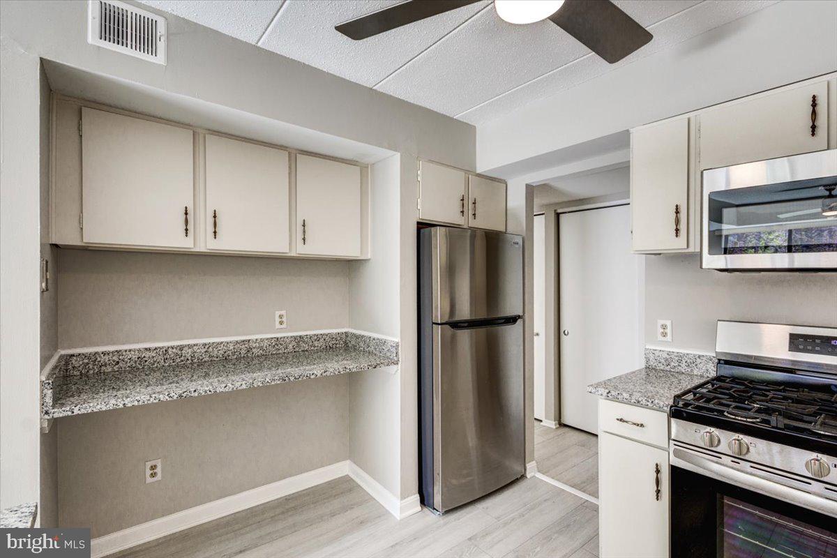 DEERING WOODS - Residential