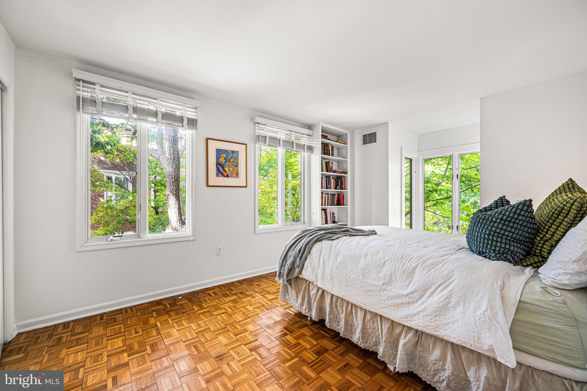 SOCIETY HILL - Residential