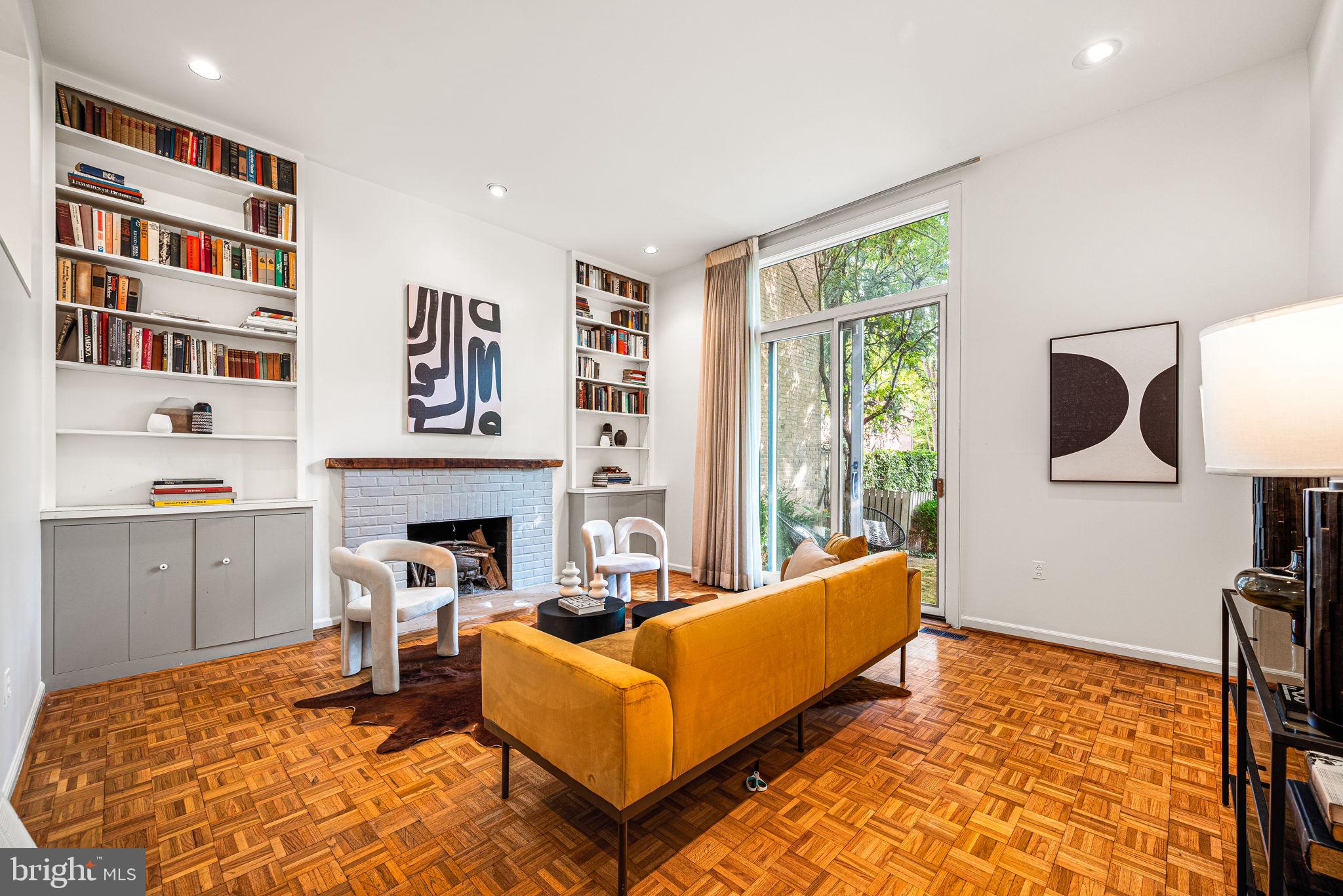 SOCIETY HILL - Residential