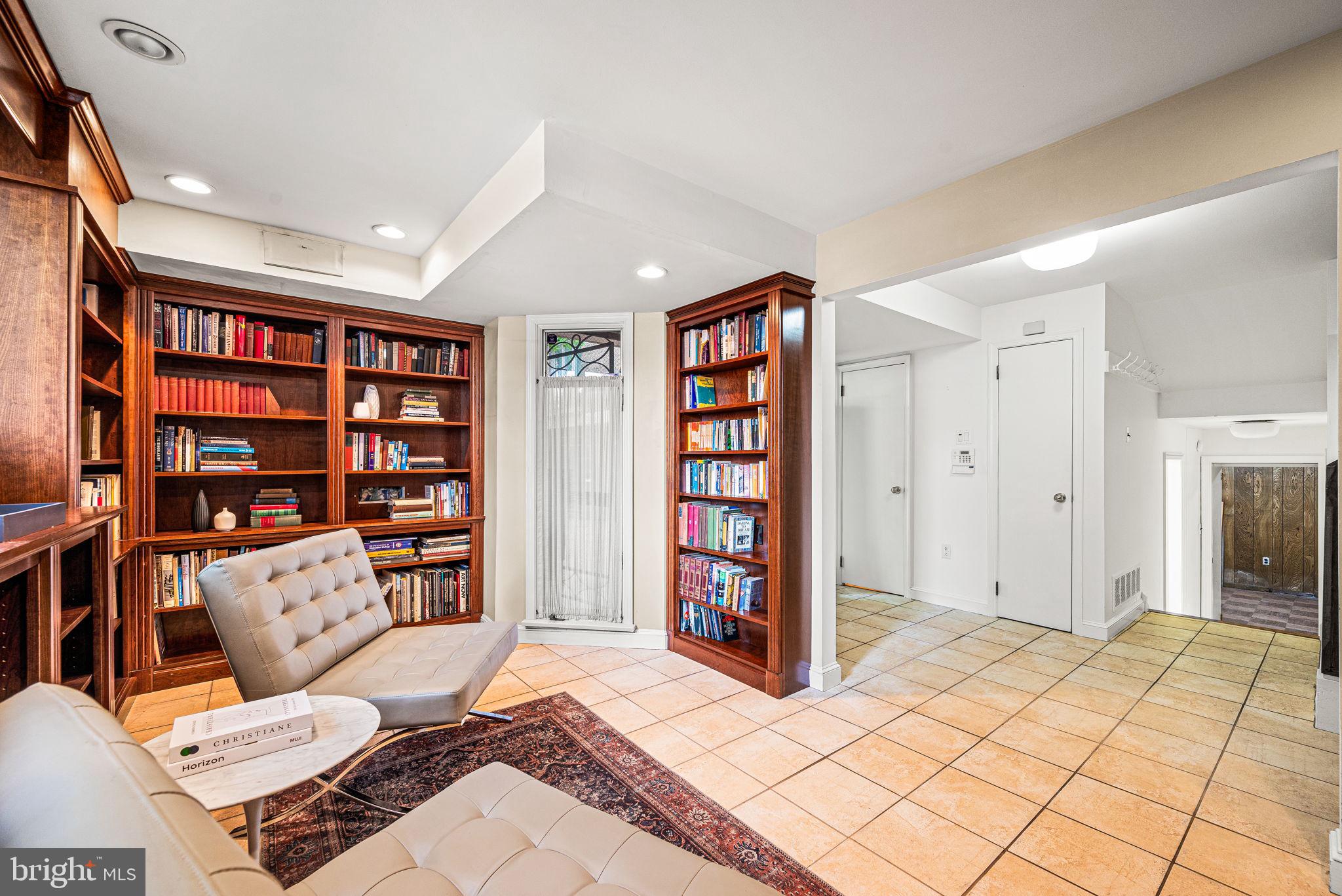 SOCIETY HILL - Residential