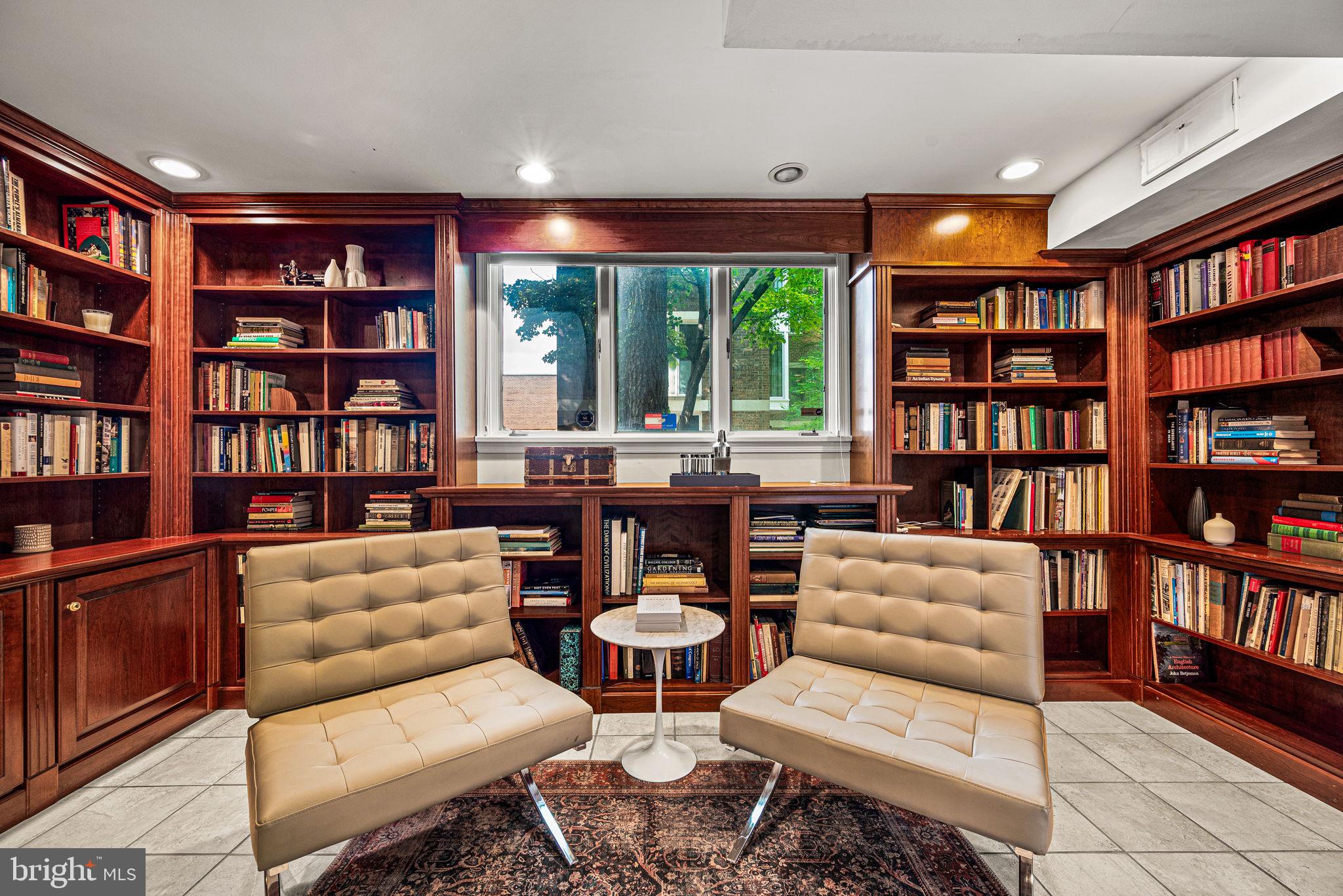 SOCIETY HILL - Residential