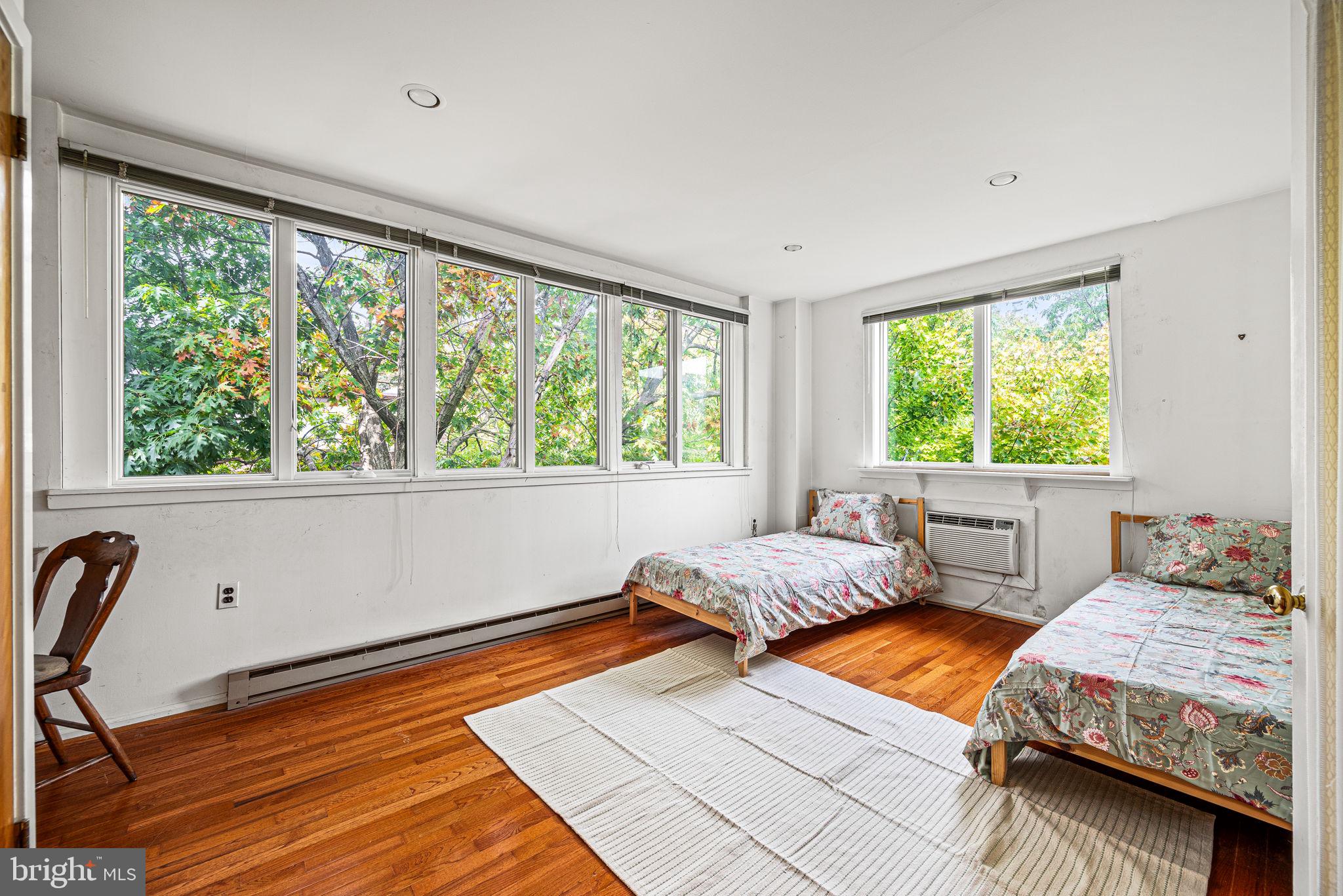 SOCIETY HILL - Residential