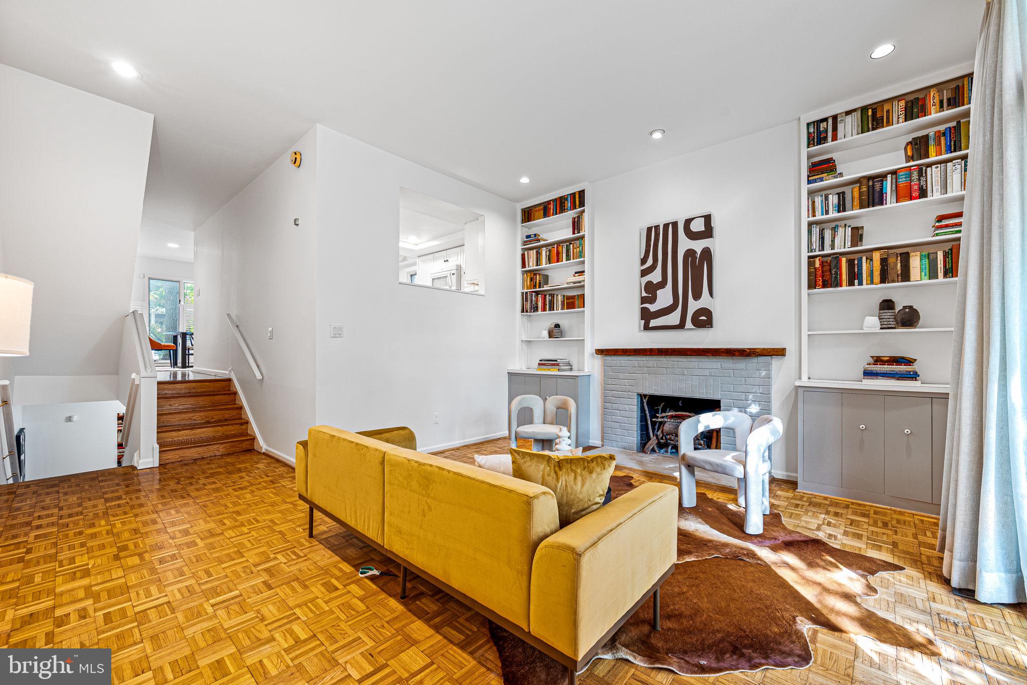 SOCIETY HILL - Residential