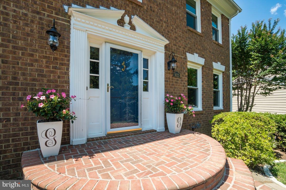 SIGNAL HILL - Residential