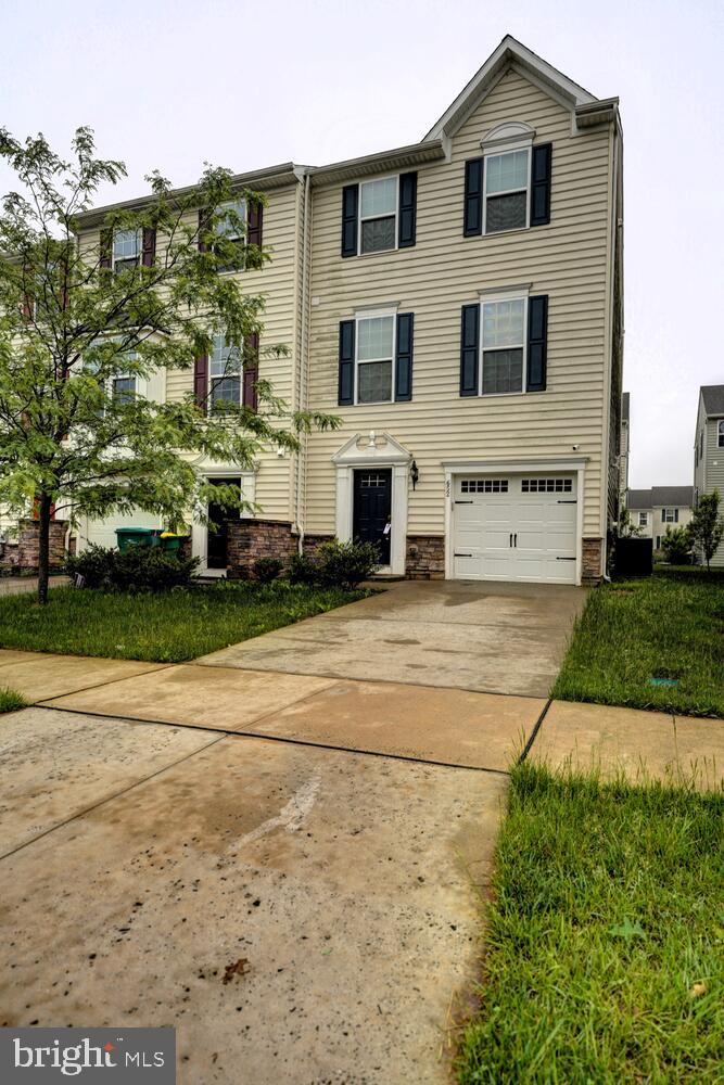 652 BARRIE ROAD