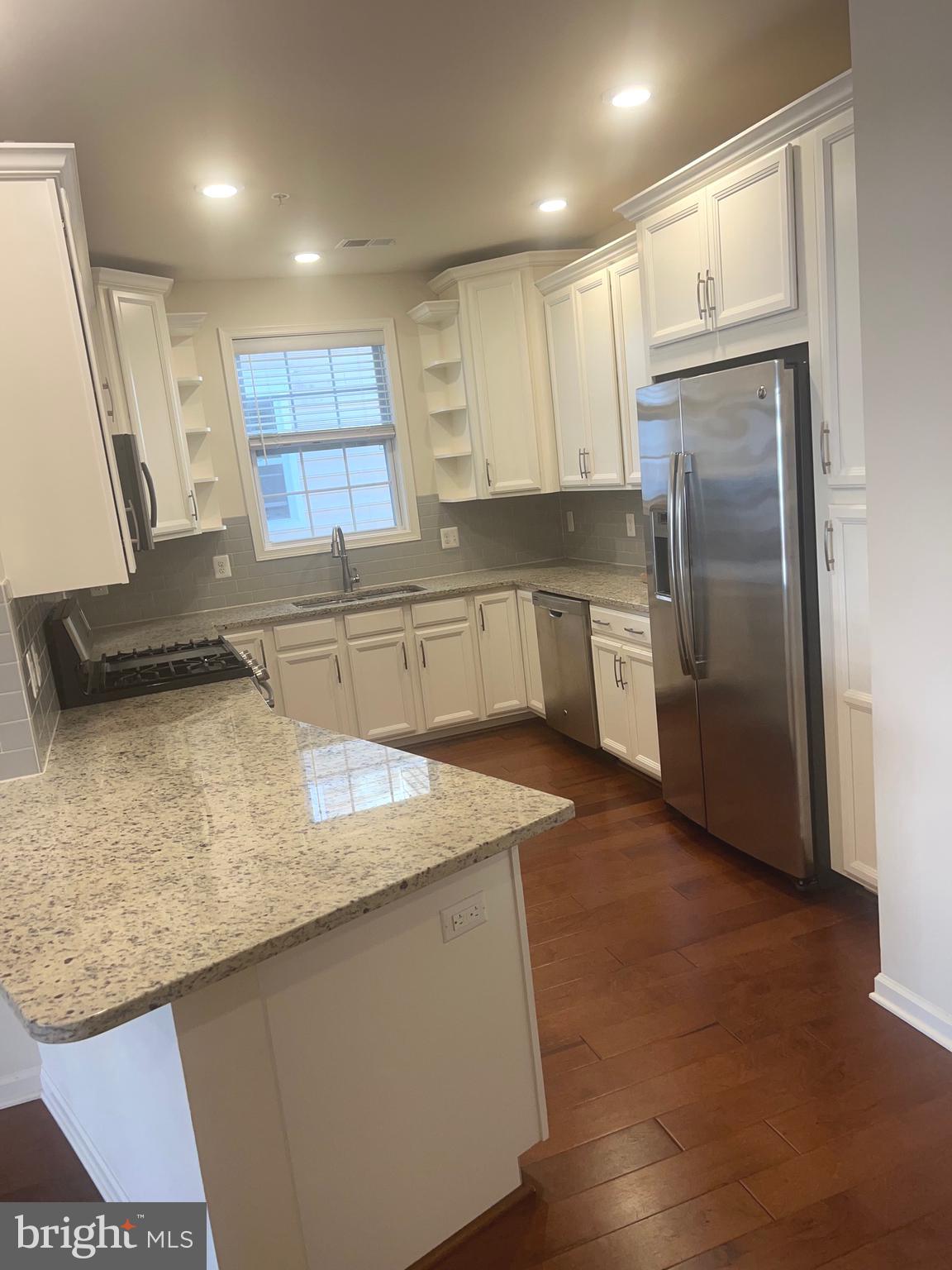 RIDGES AT LOUDOUN VALLEY - Residential Lease