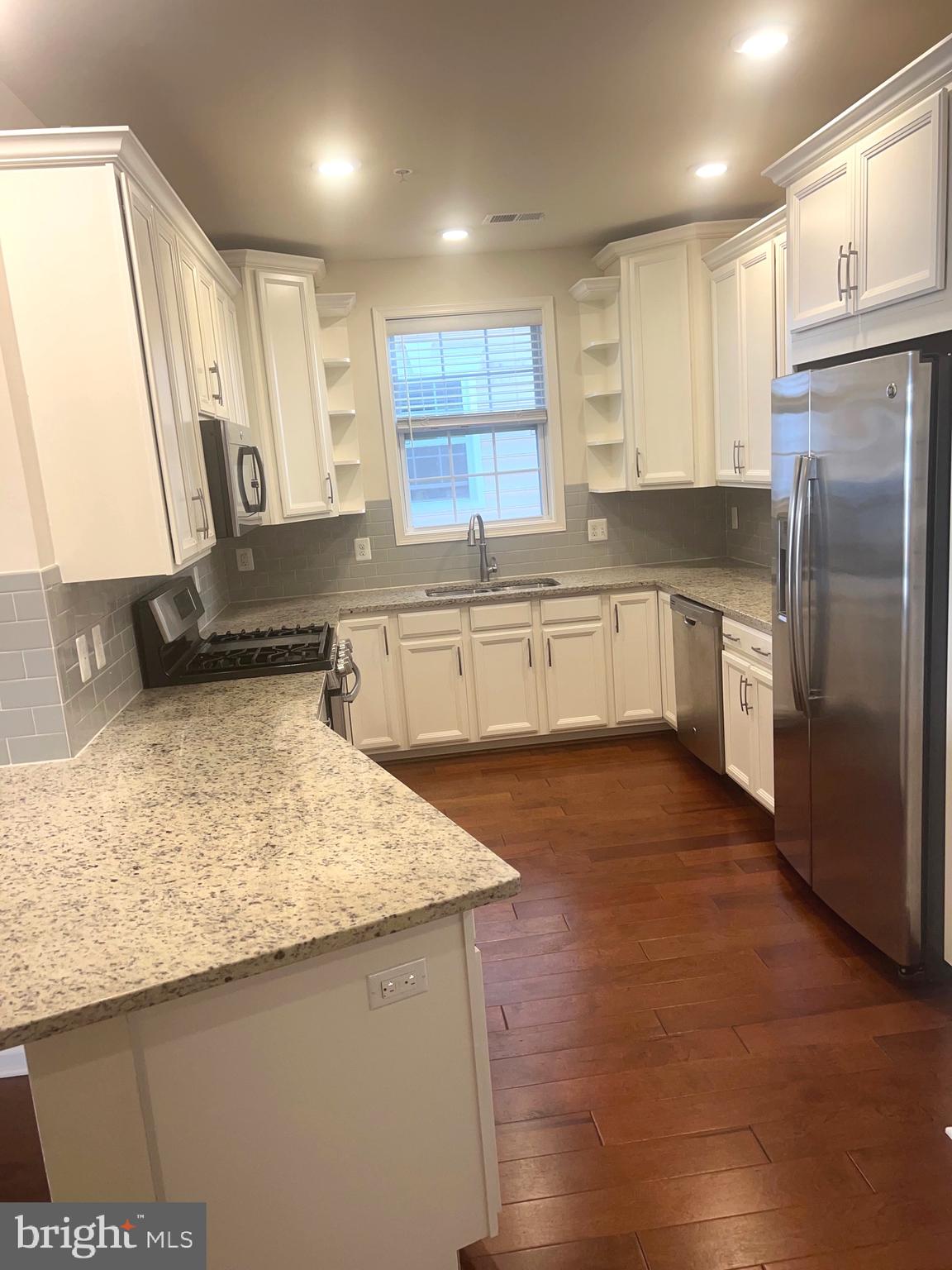 RIDGES AT LOUDOUN VALLEY - Residential Lease