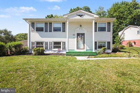 Photo of 4401 Kentmore Drive, WOODBRIDGE, VA 22193 (MLS # VAPW2118400)