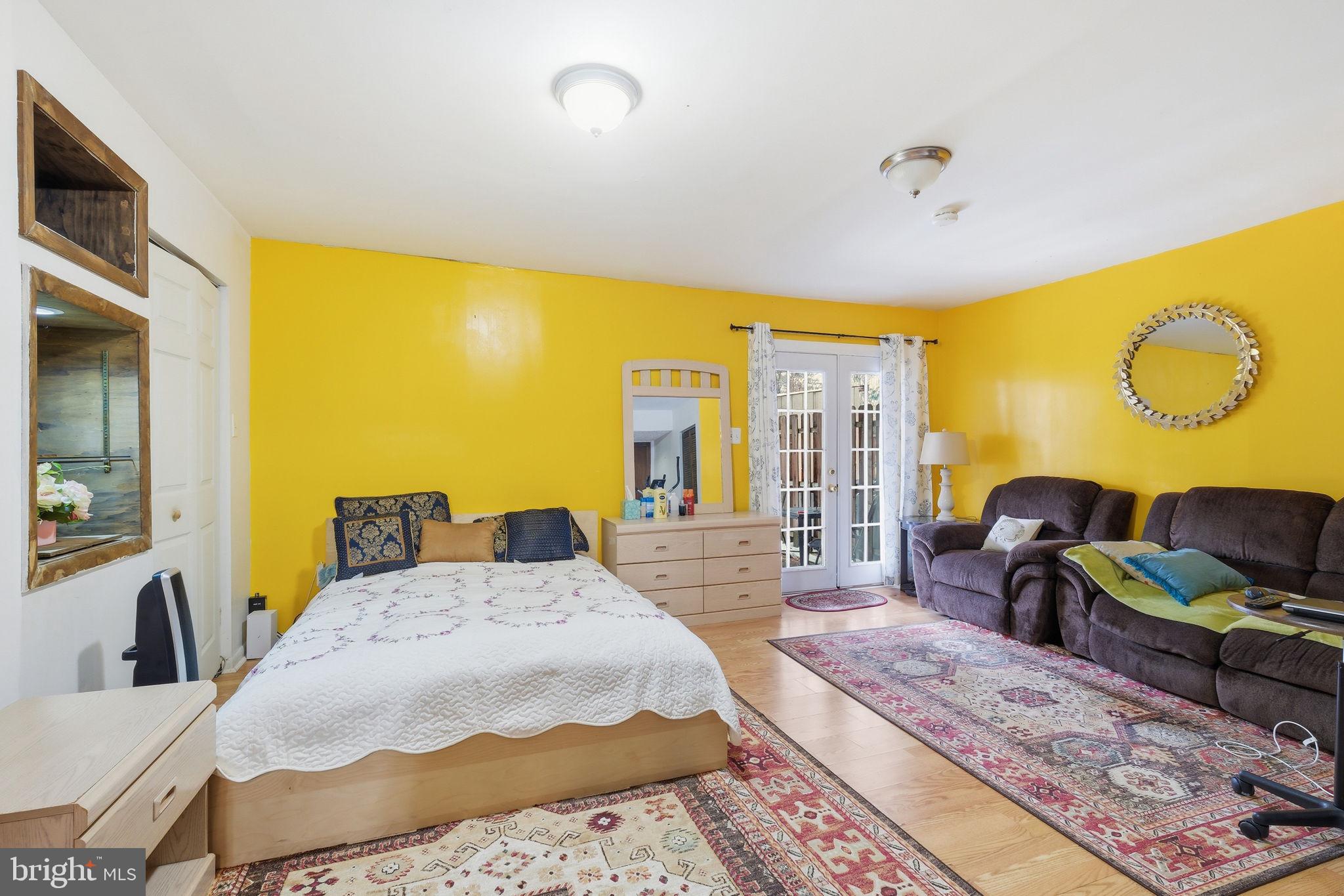 GUNNERS LAKE VILLAGE - Residential