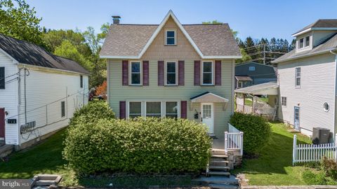 Homes For Sale - 730 W Water Street<br/> BELLEFONTE, PA 16823