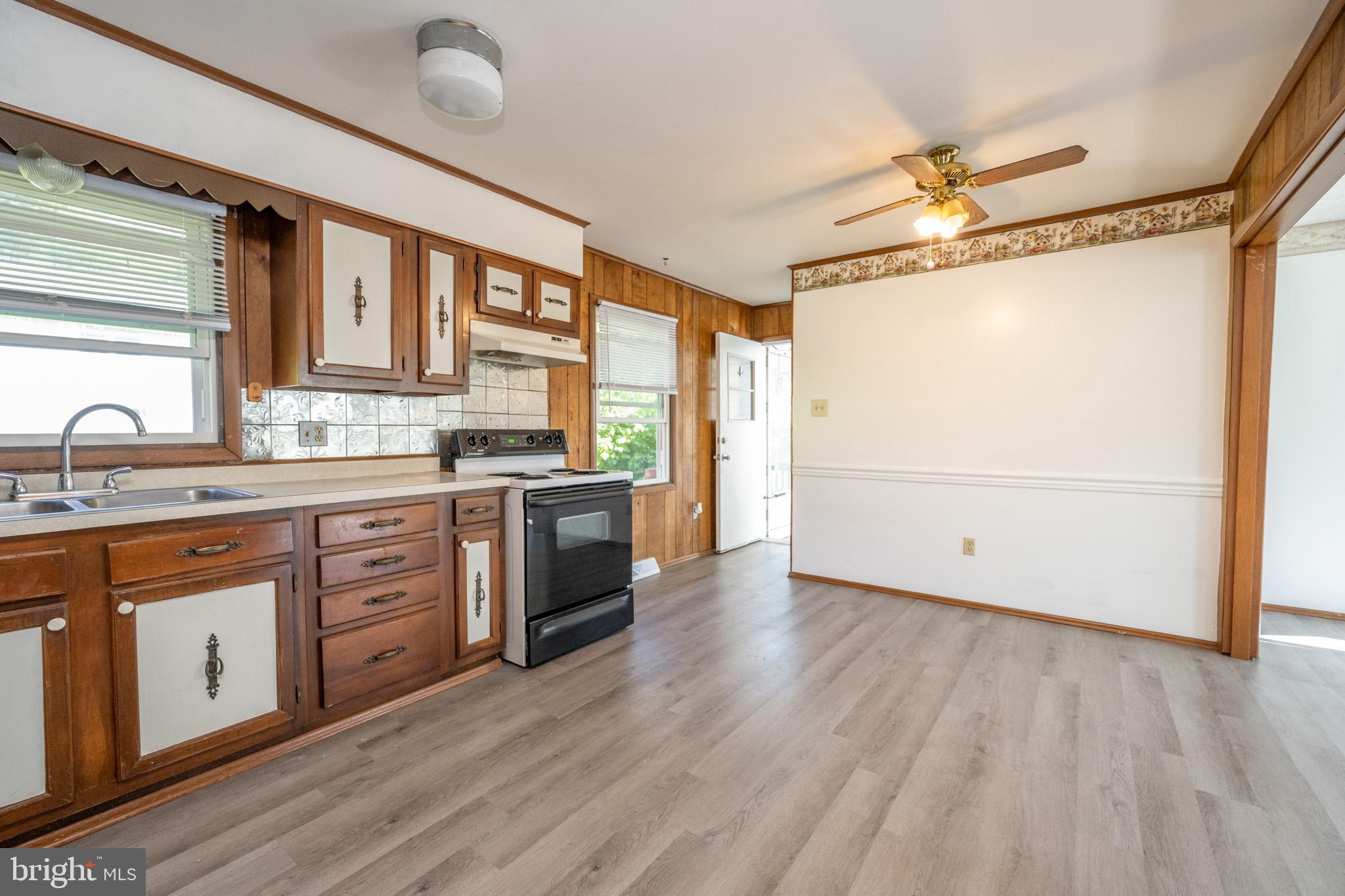 MOUNTAIN LAKE PARK - Residential