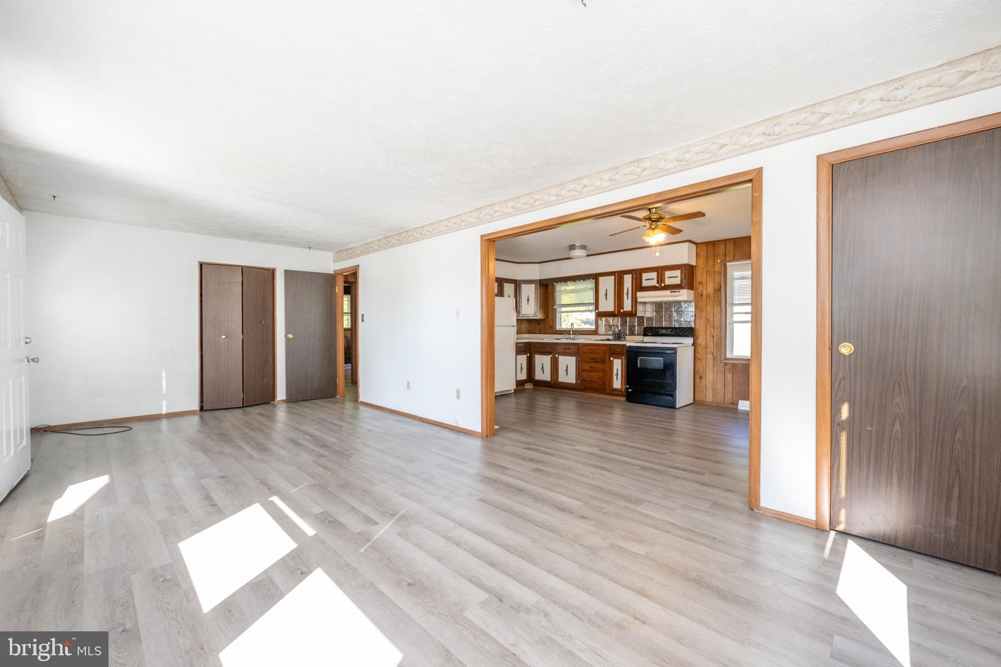 MOUNTAIN LAKE PARK - Residential