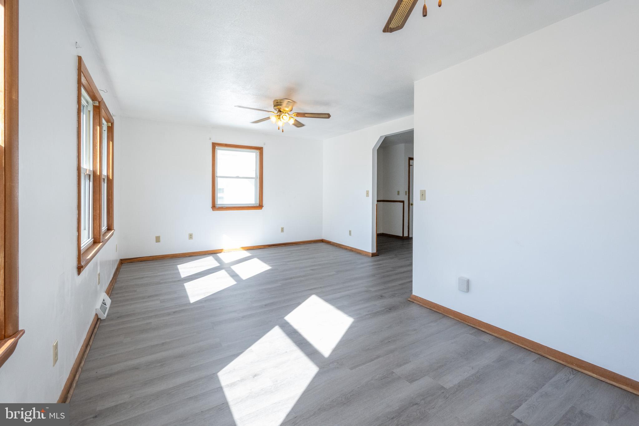 MOUNTAIN LAKE PARK - Residential