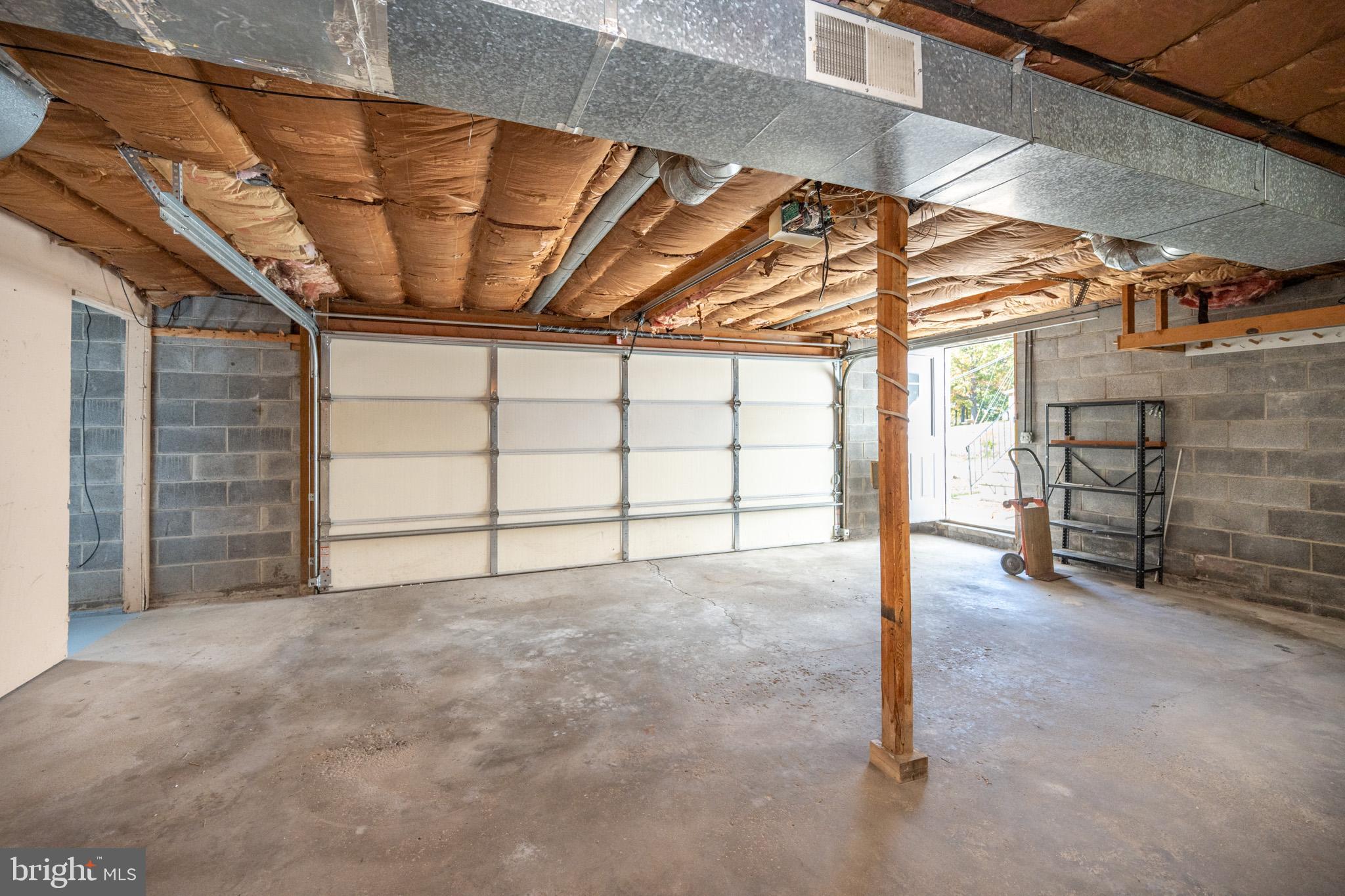 MOUNTAIN LAKE PARK - Residential