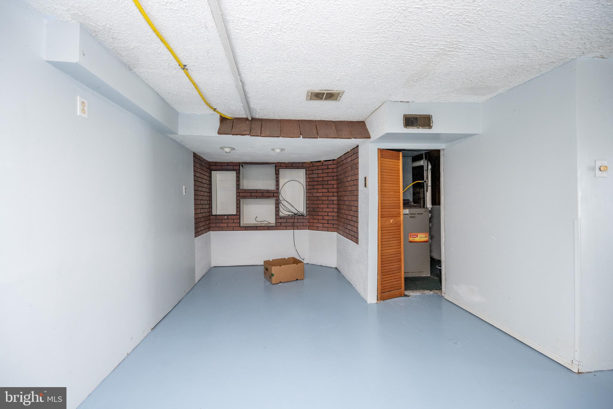 MOUNTAIN LAKE PARK - Residential