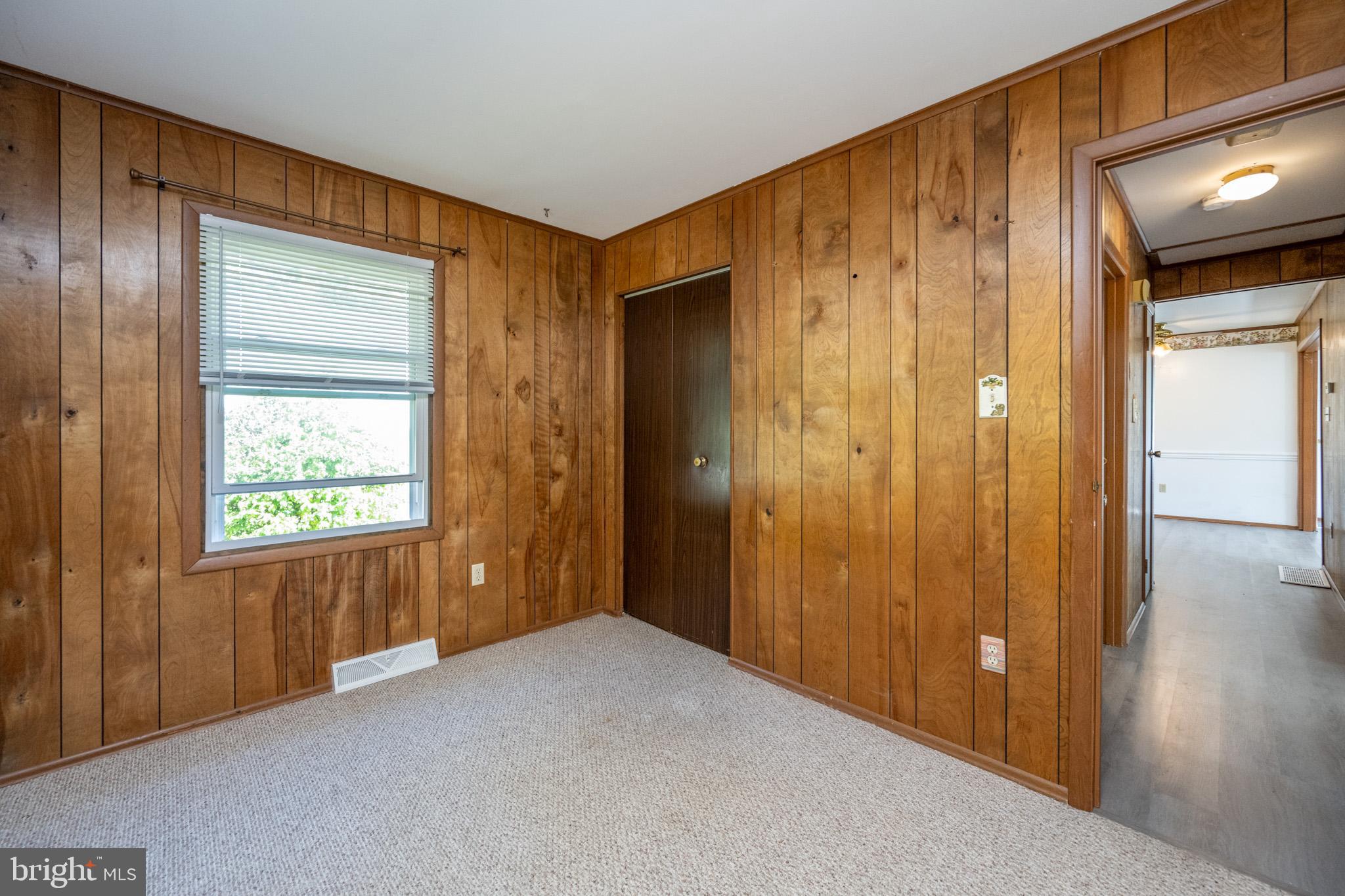 MOUNTAIN LAKE PARK - Residential