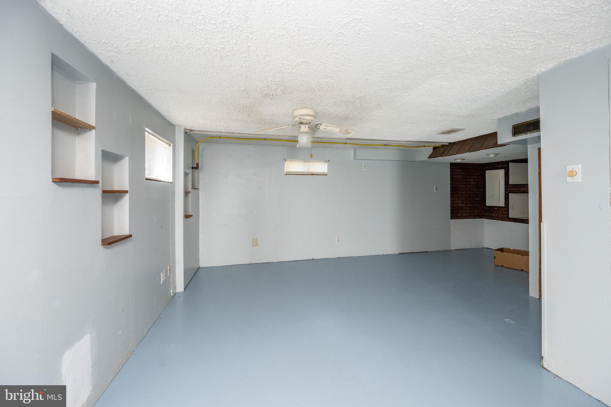 MOUNTAIN LAKE PARK - Residential