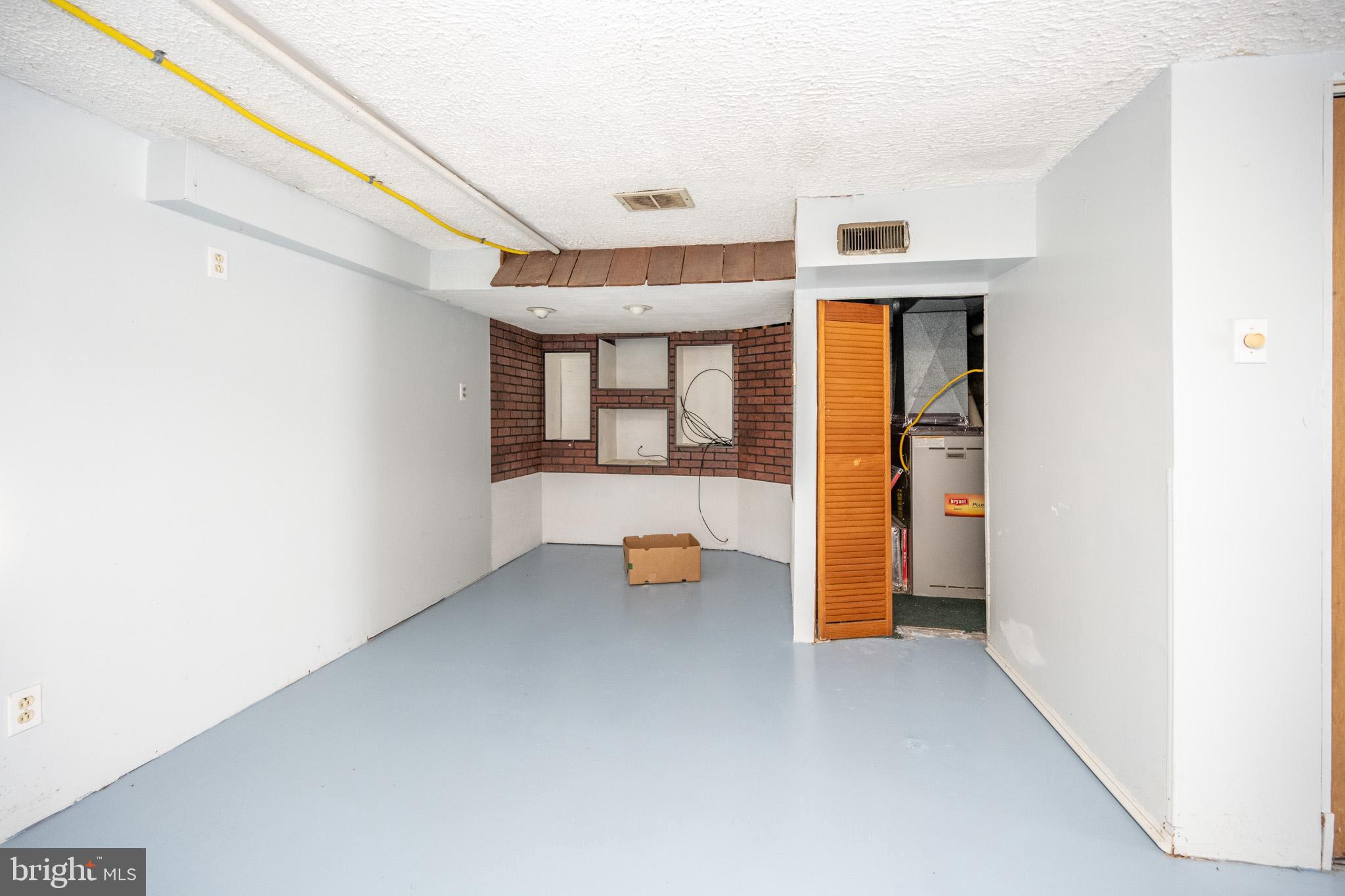 MOUNTAIN LAKE PARK - Residential