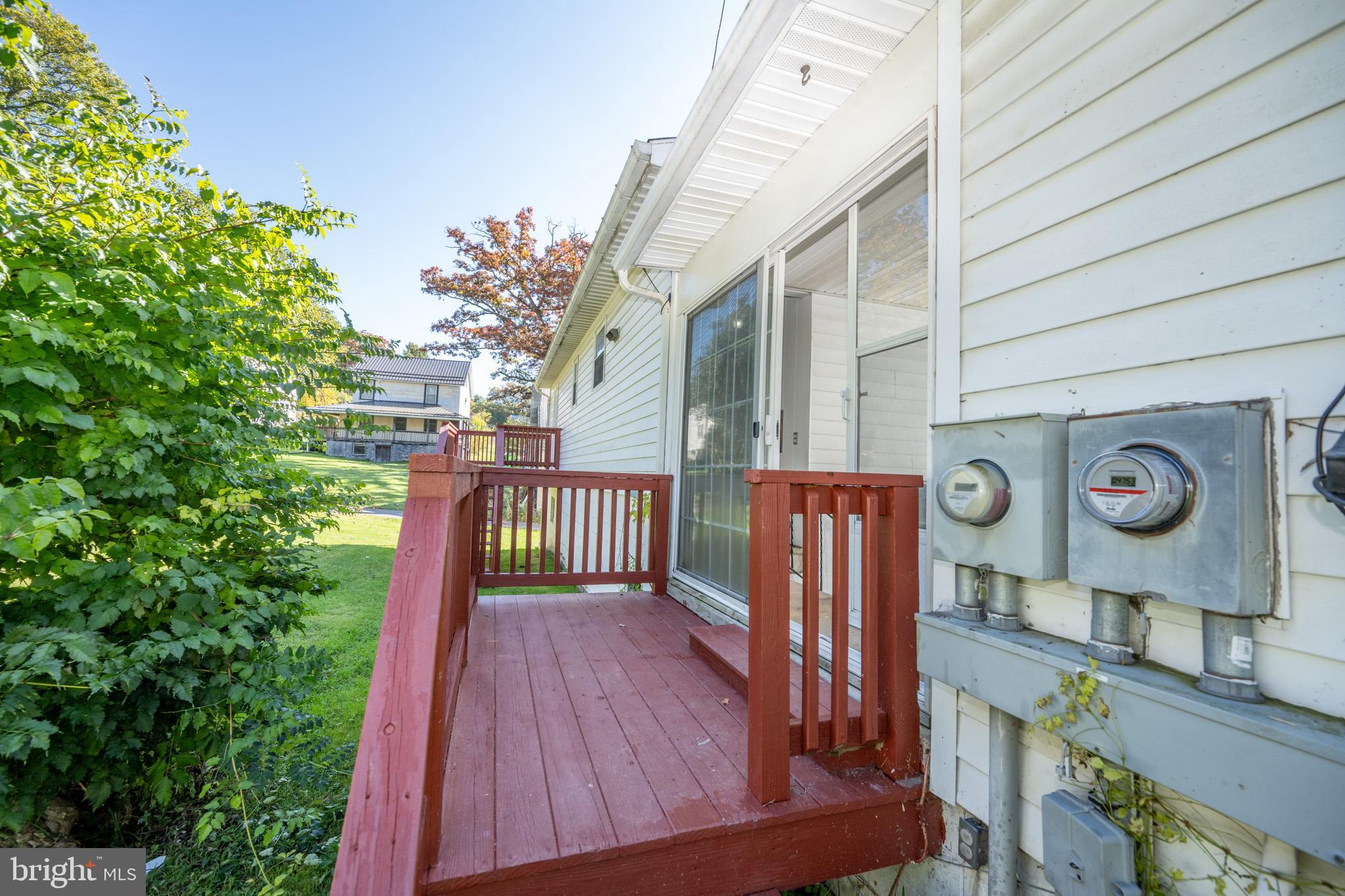 MOUNTAIN LAKE PARK - Residential