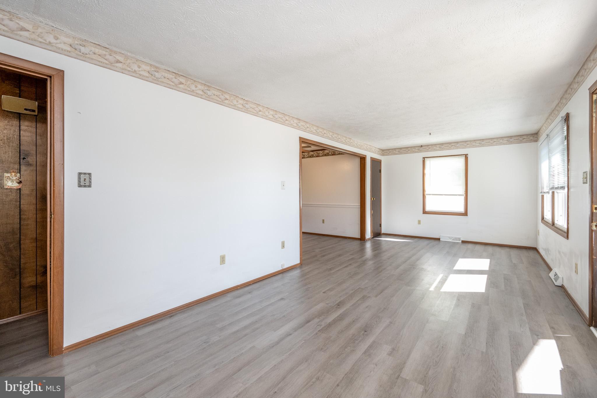 MOUNTAIN LAKE PARK - Residential