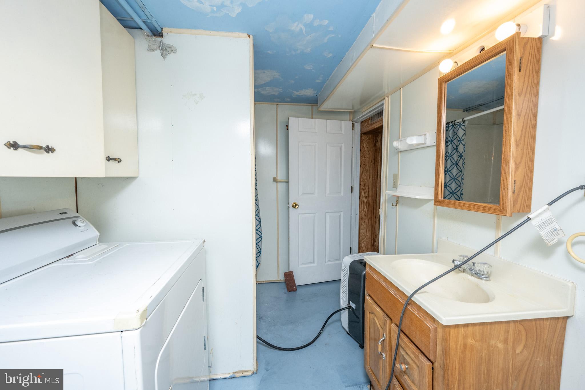 MOUNTAIN LAKE PARK - Residential