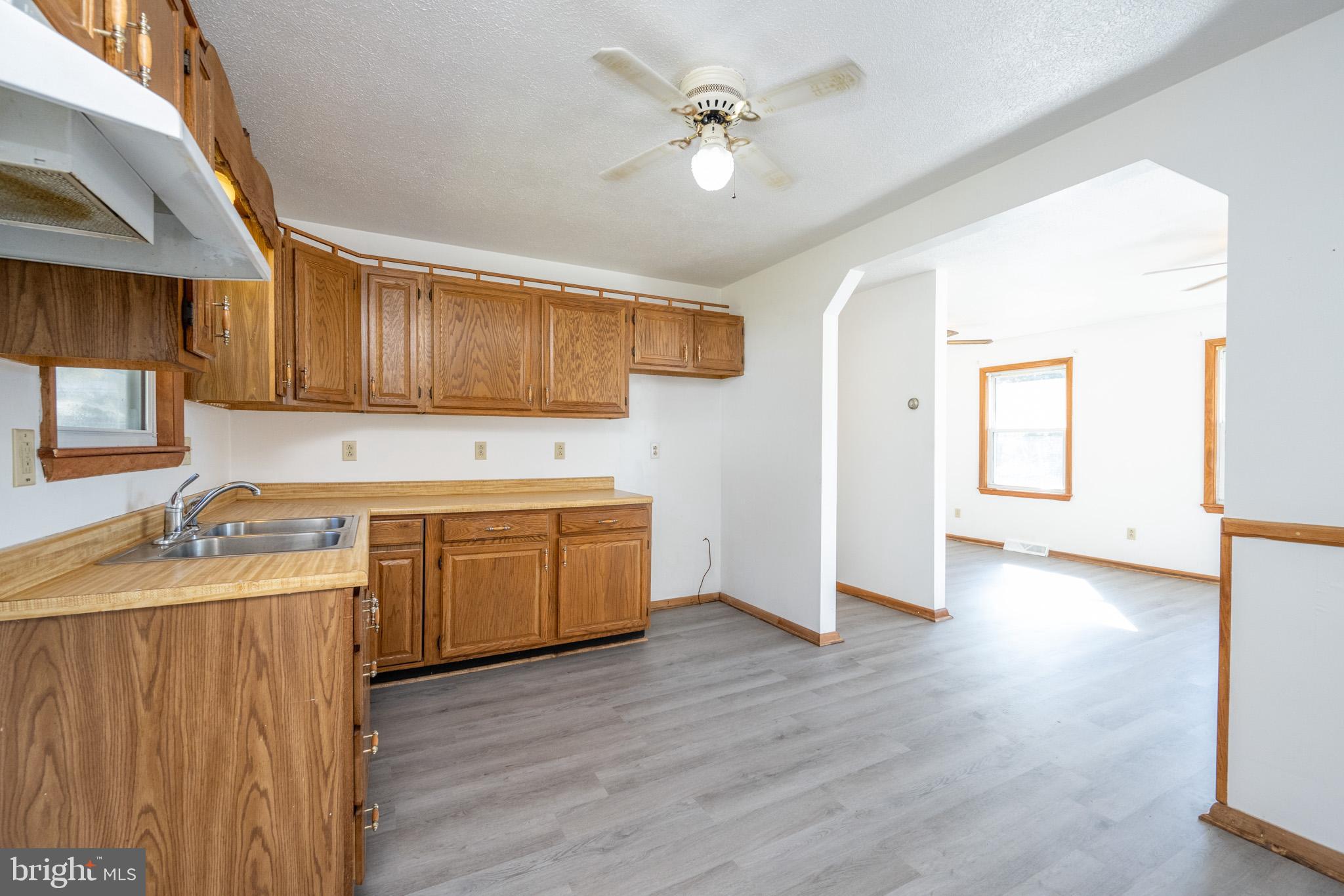 MOUNTAIN LAKE PARK - Residential