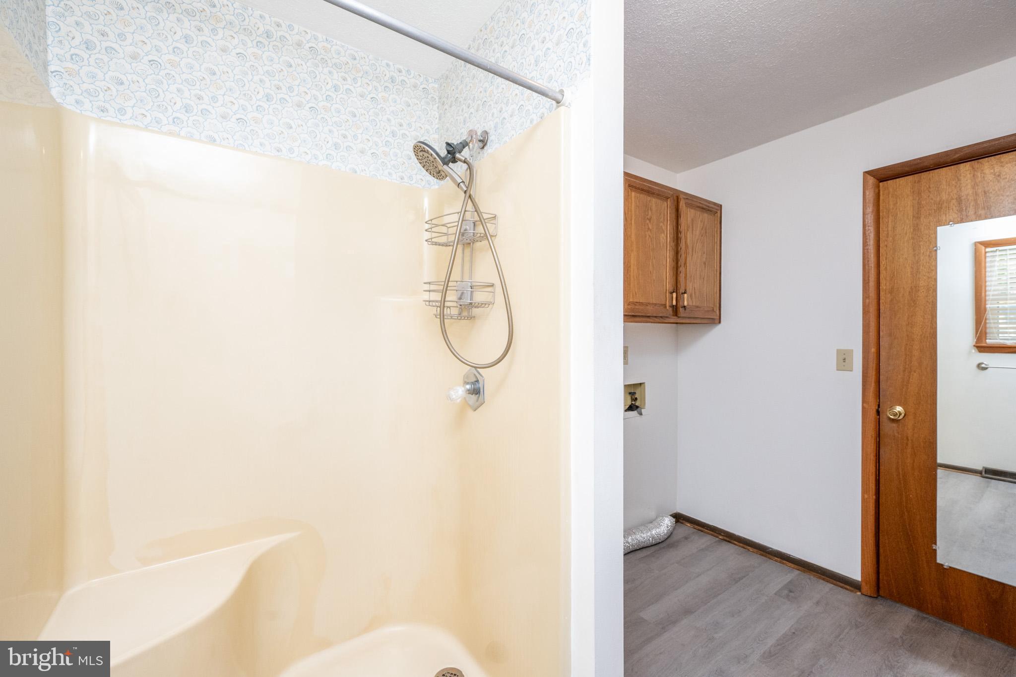 MOUNTAIN LAKE PARK - Residential