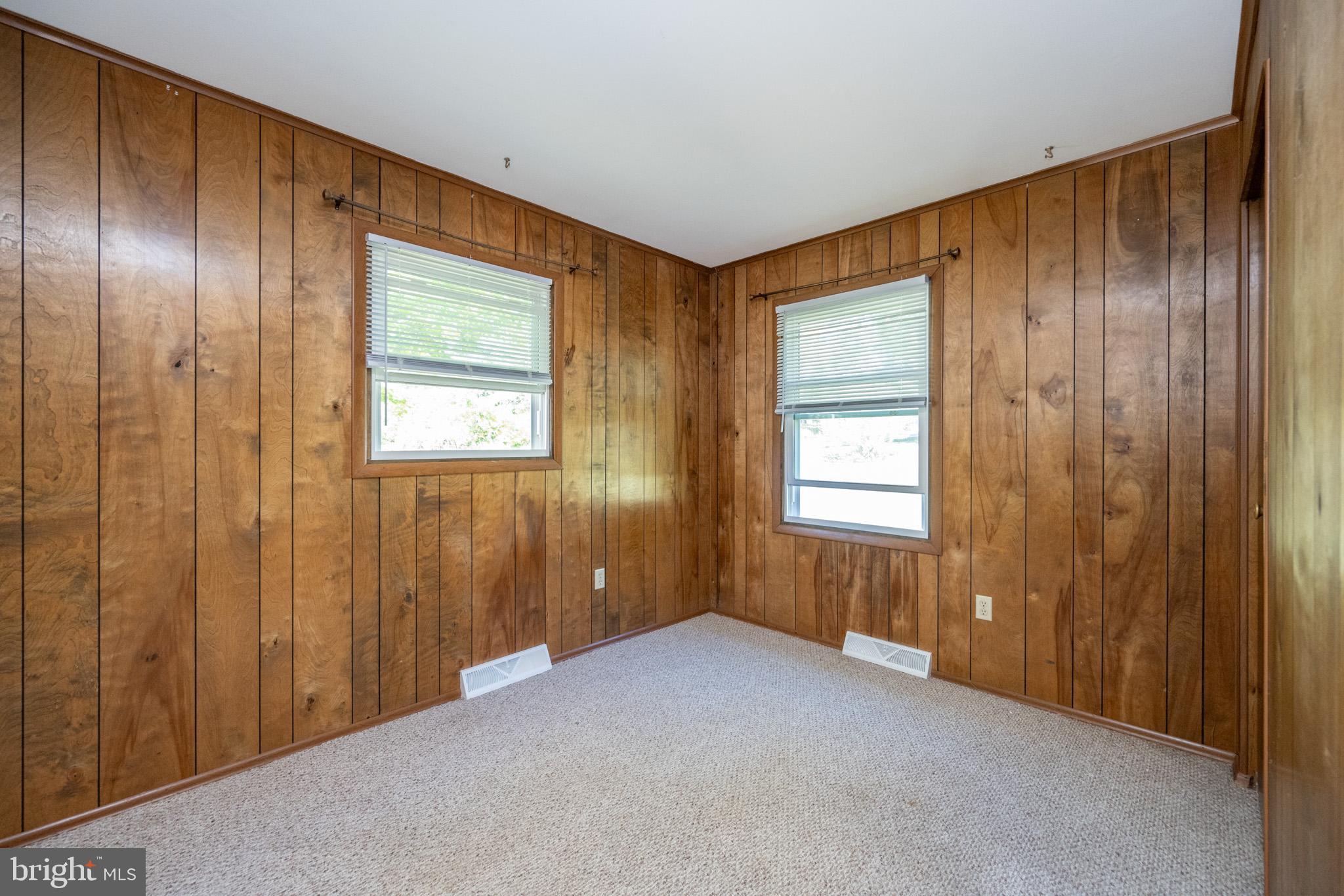 MOUNTAIN LAKE PARK - Residential