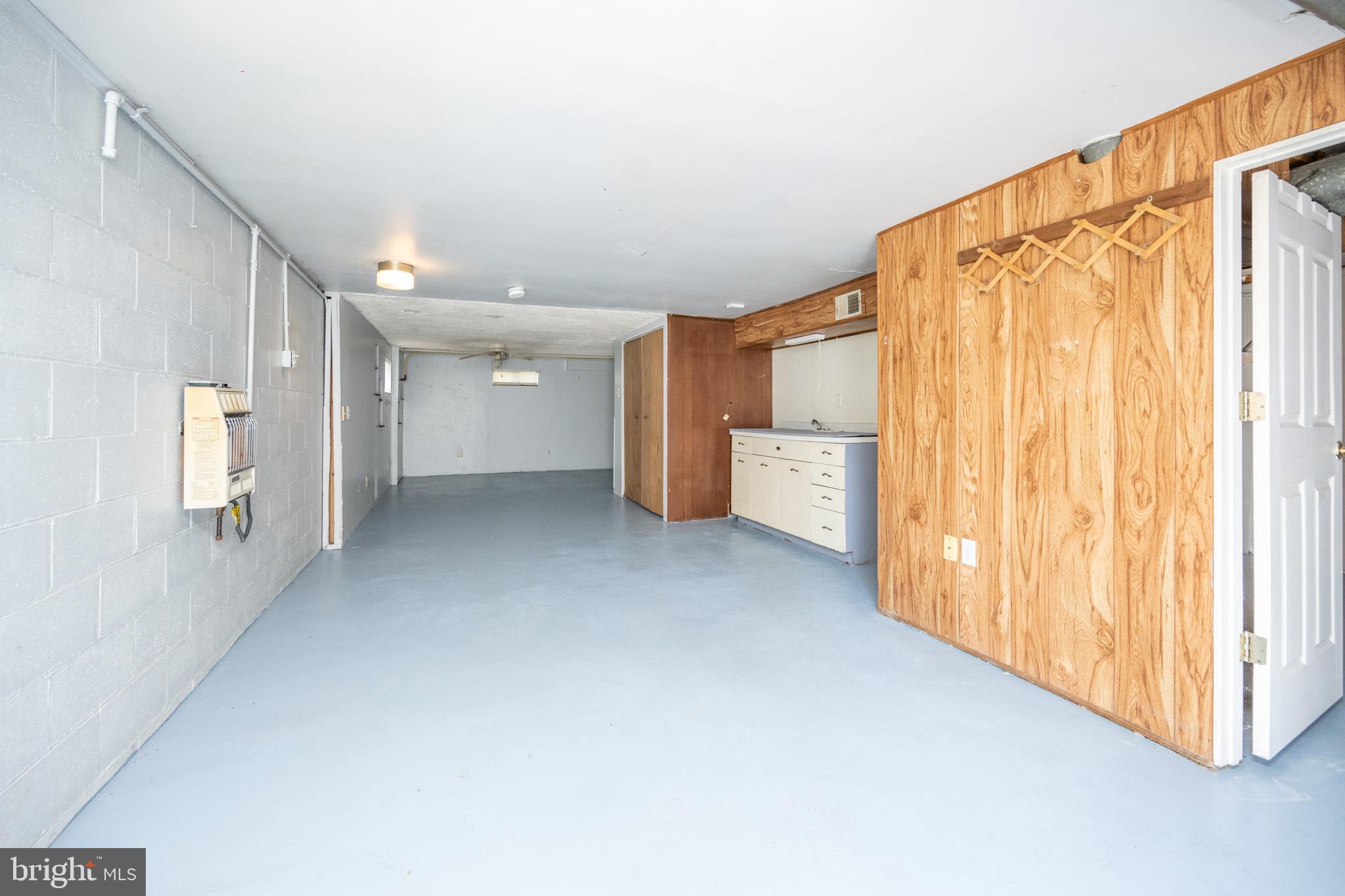 MOUNTAIN LAKE PARK - Residential