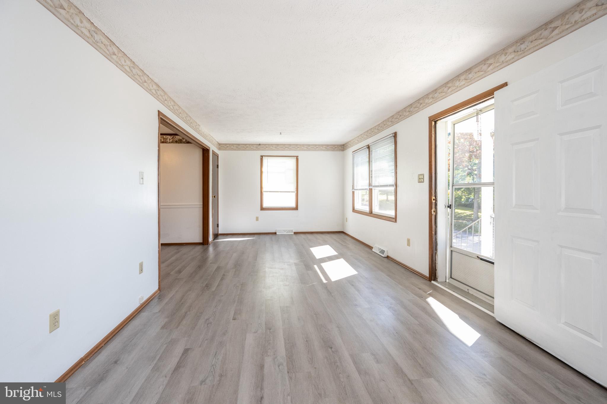 MOUNTAIN LAKE PARK - Residential