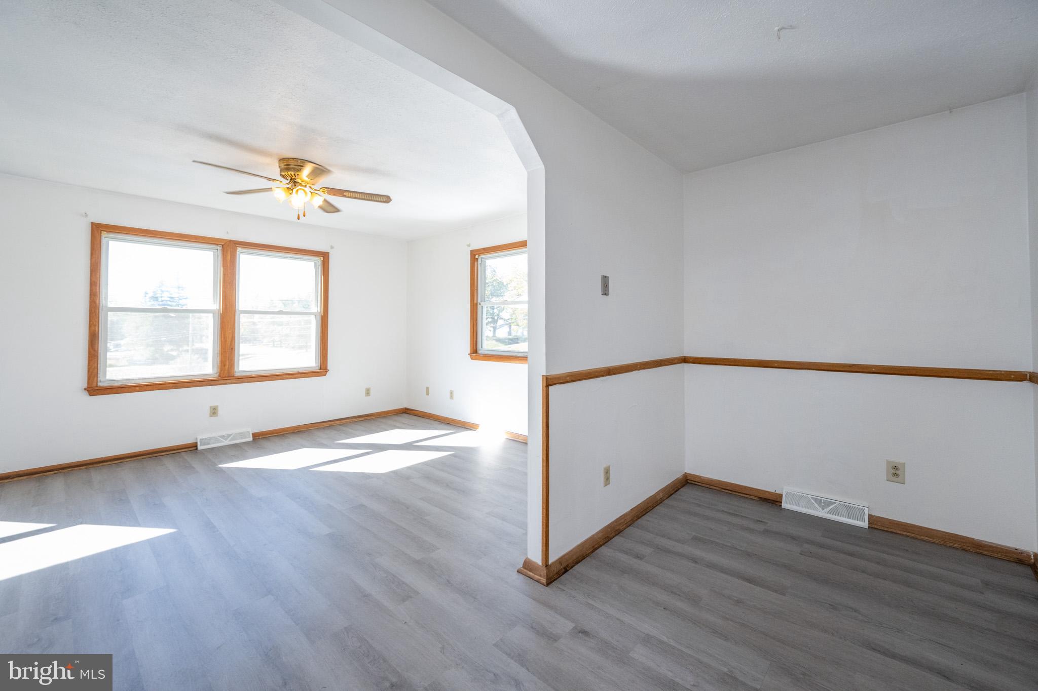 MOUNTAIN LAKE PARK - Residential