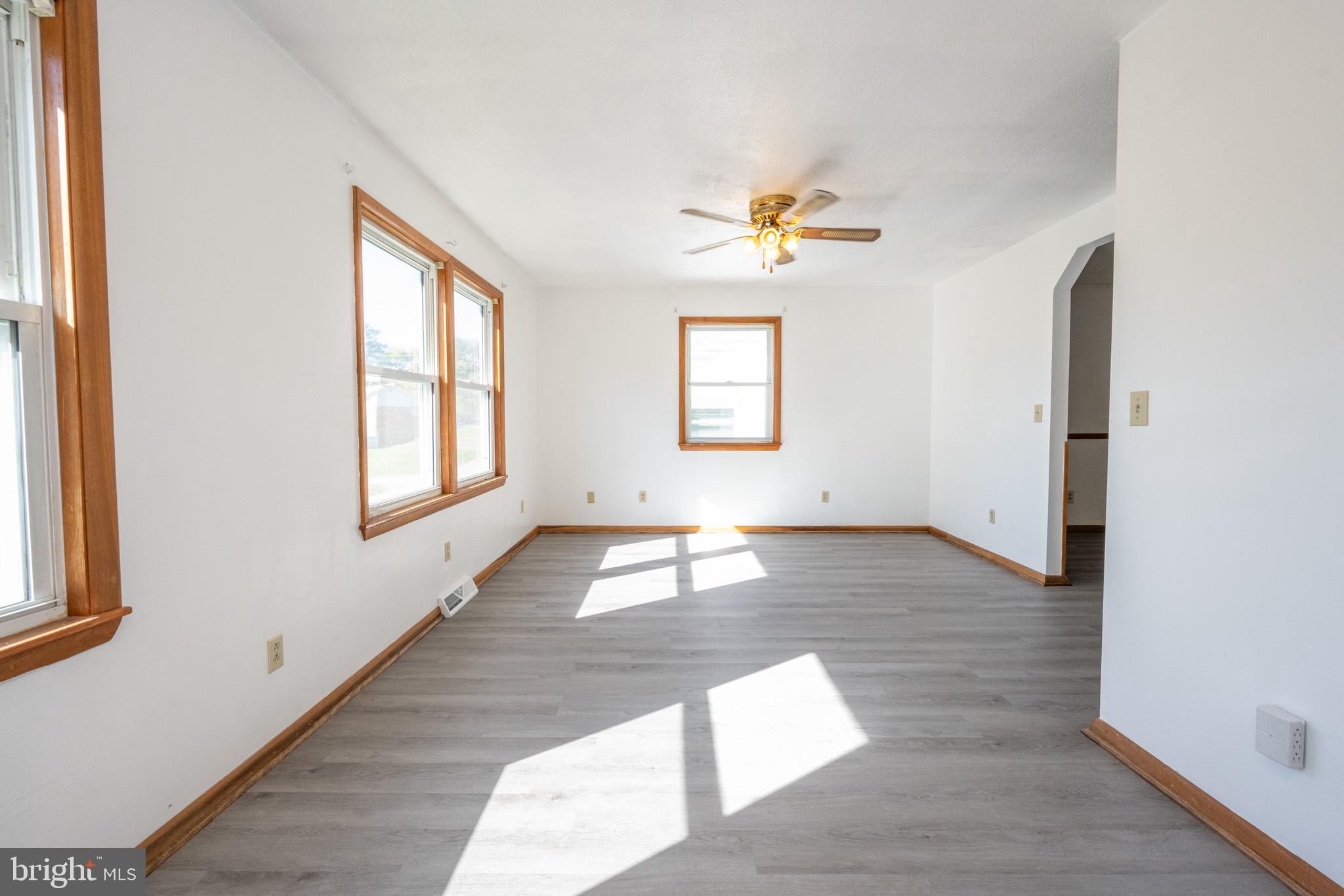 MOUNTAIN LAKE PARK - Residential