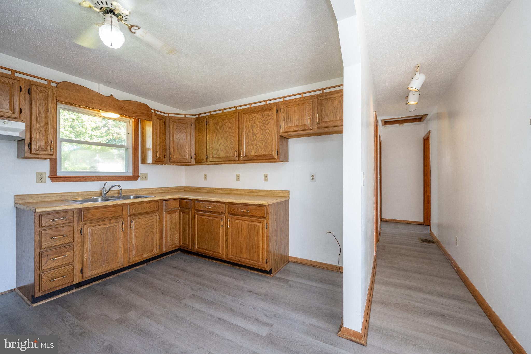 MOUNTAIN LAKE PARK - Residential