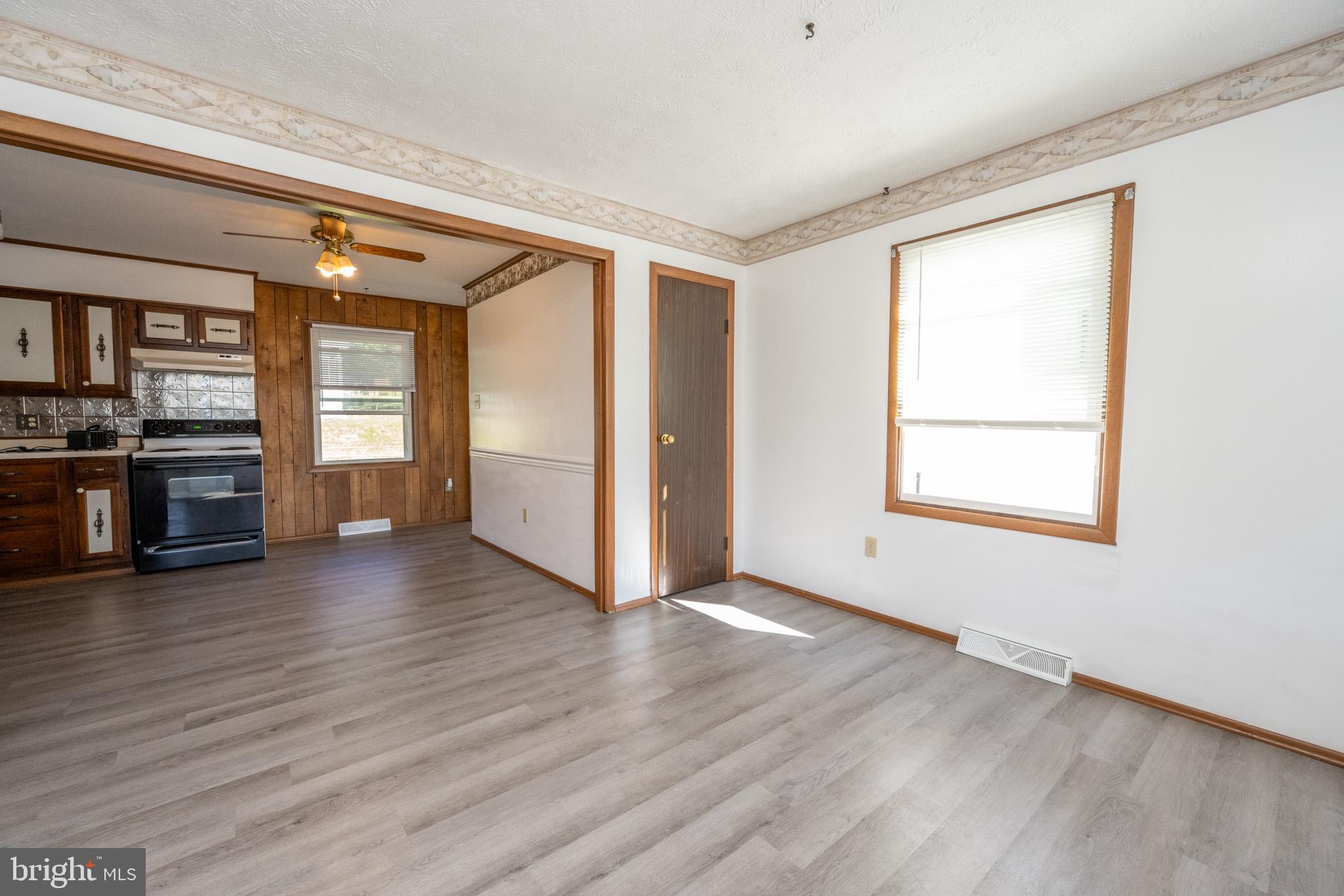 MOUNTAIN LAKE PARK - Residential