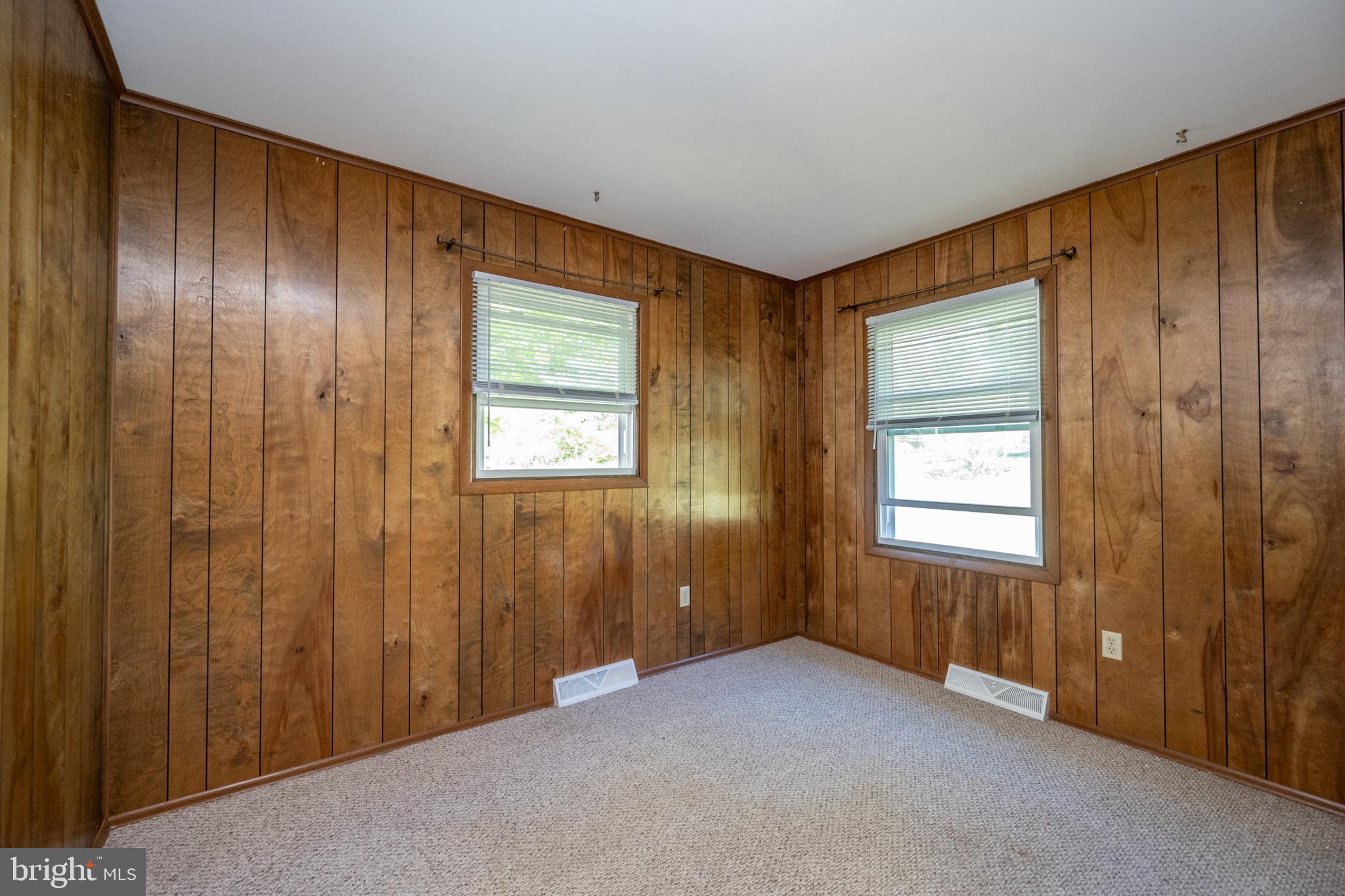 MOUNTAIN LAKE PARK - Residential