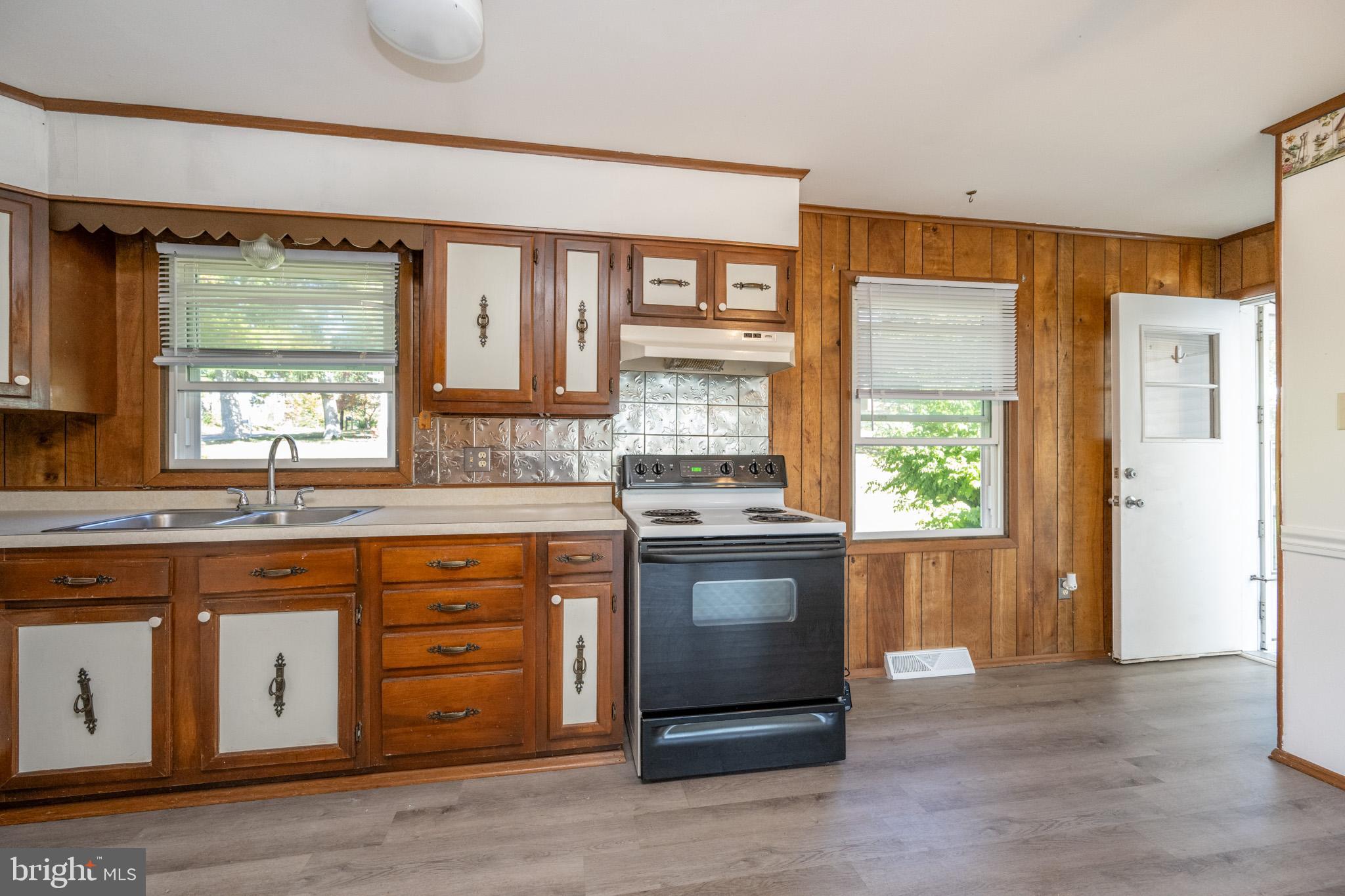 MOUNTAIN LAKE PARK - Residential