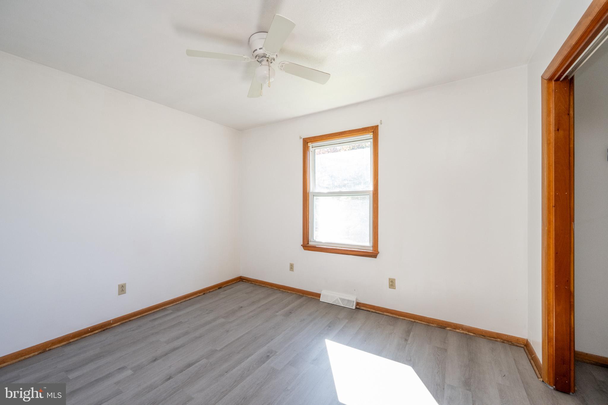 MOUNTAIN LAKE PARK - Residential