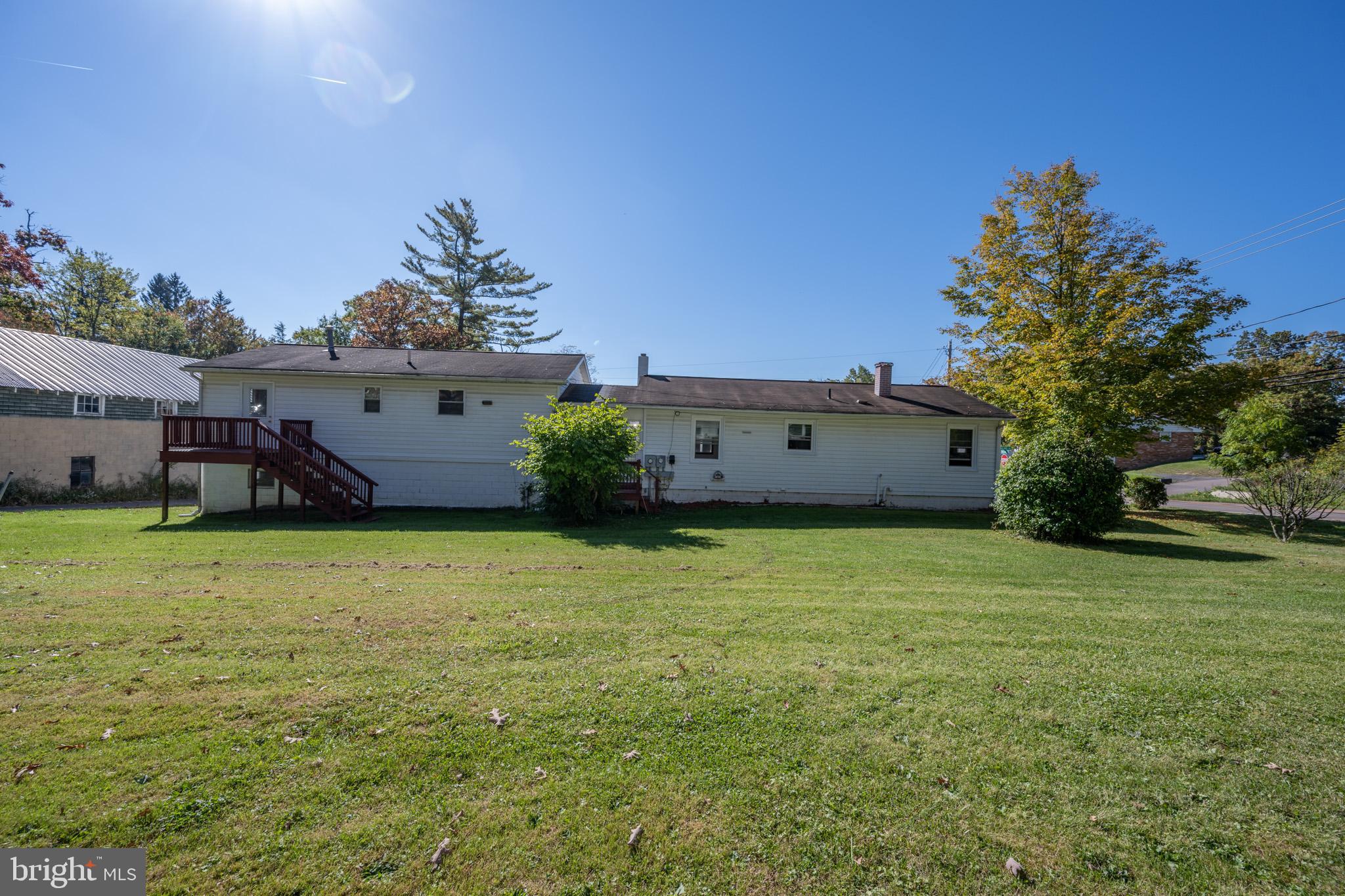 MOUNTAIN LAKE PARK - Residential