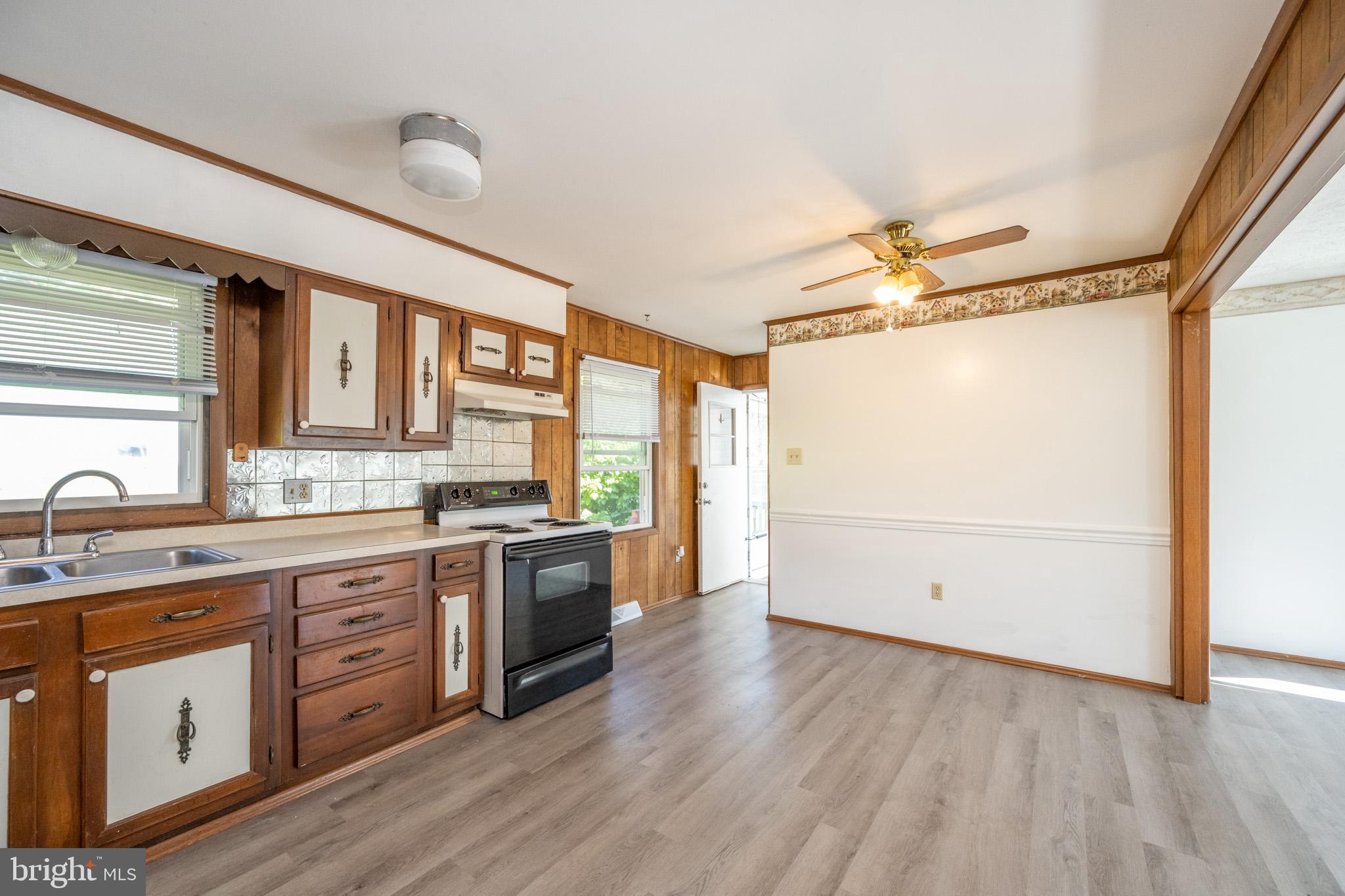 MOUNTAIN LAKE PARK - Residential