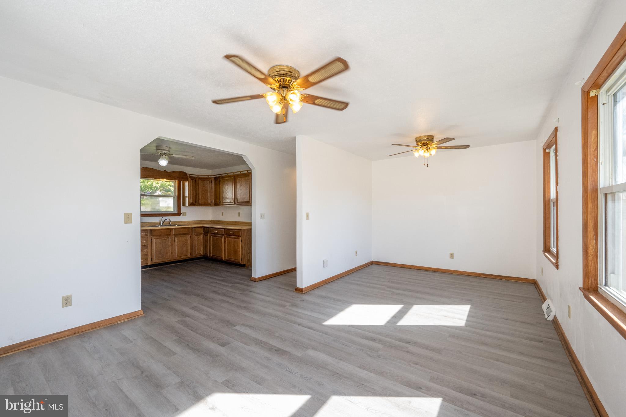 MOUNTAIN LAKE PARK - Residential