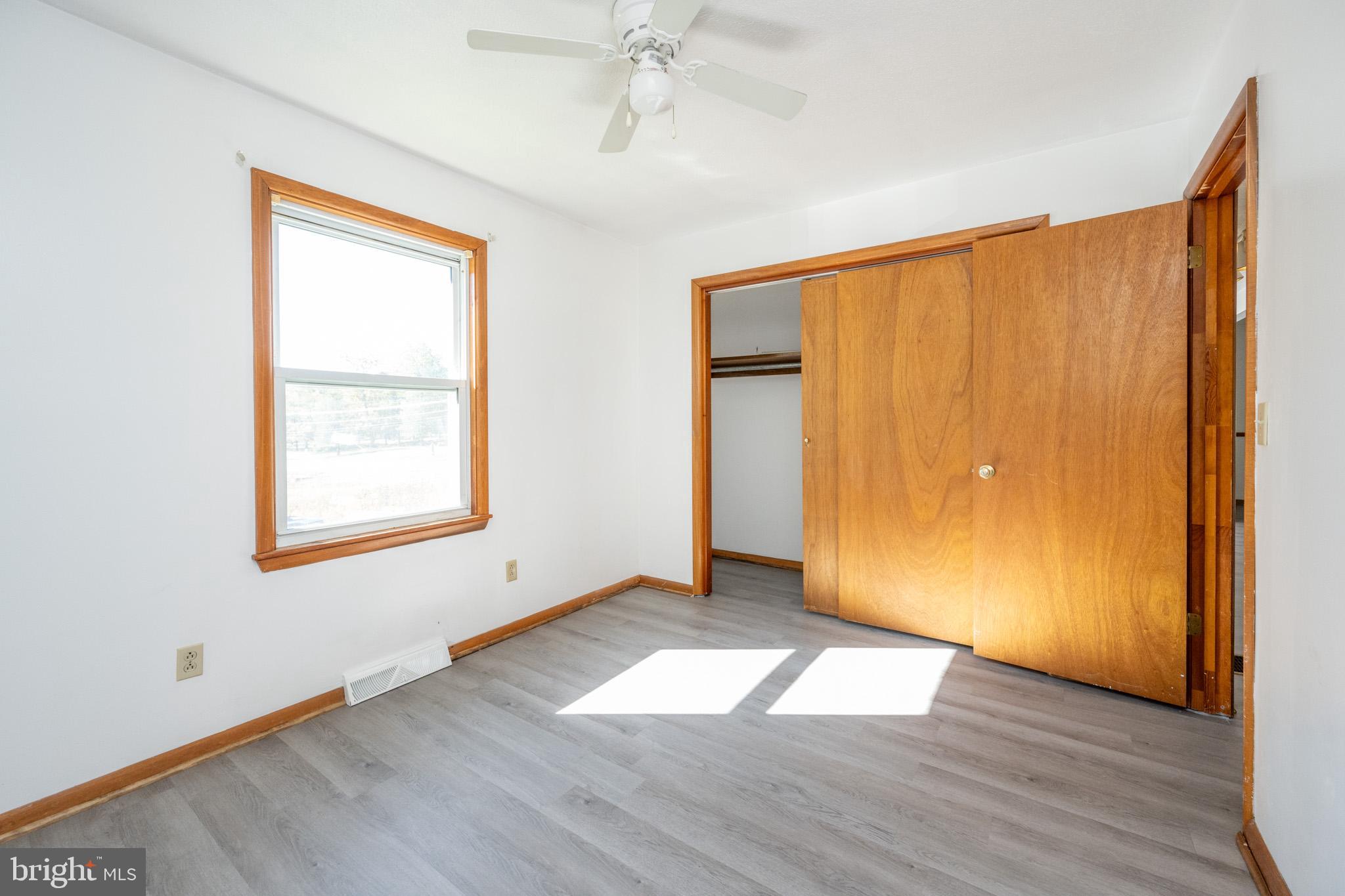 MOUNTAIN LAKE PARK - Residential