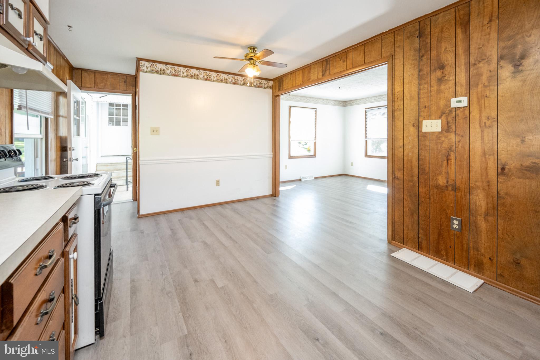 MOUNTAIN LAKE PARK - Residential