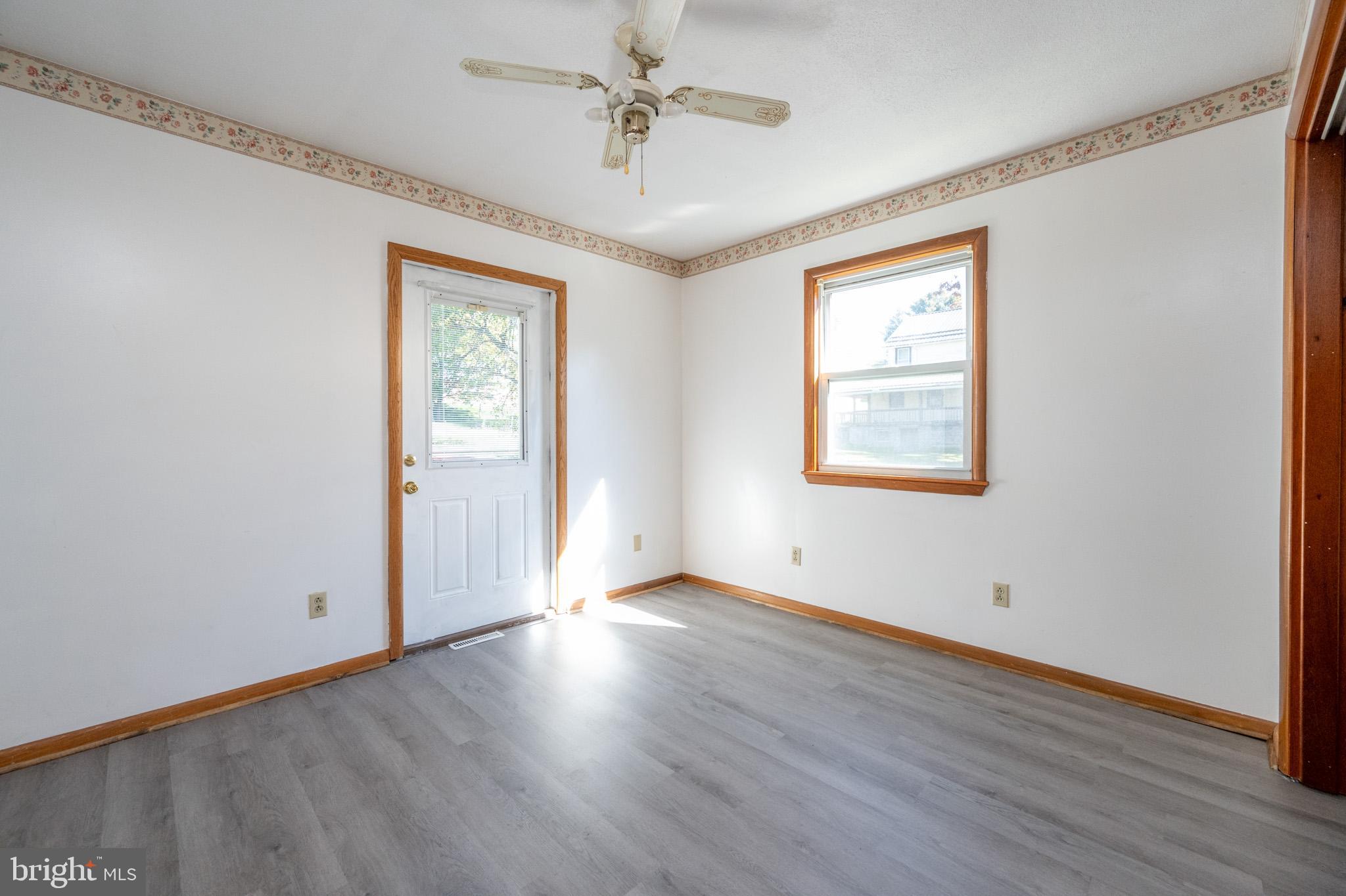 MOUNTAIN LAKE PARK - Residential