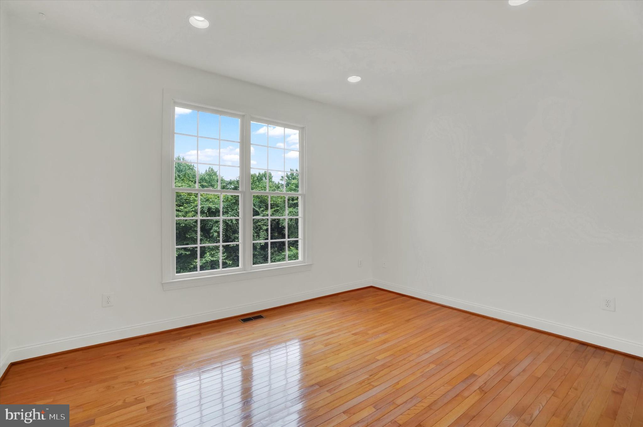 HUNT VALLEY ESTATES - Residential