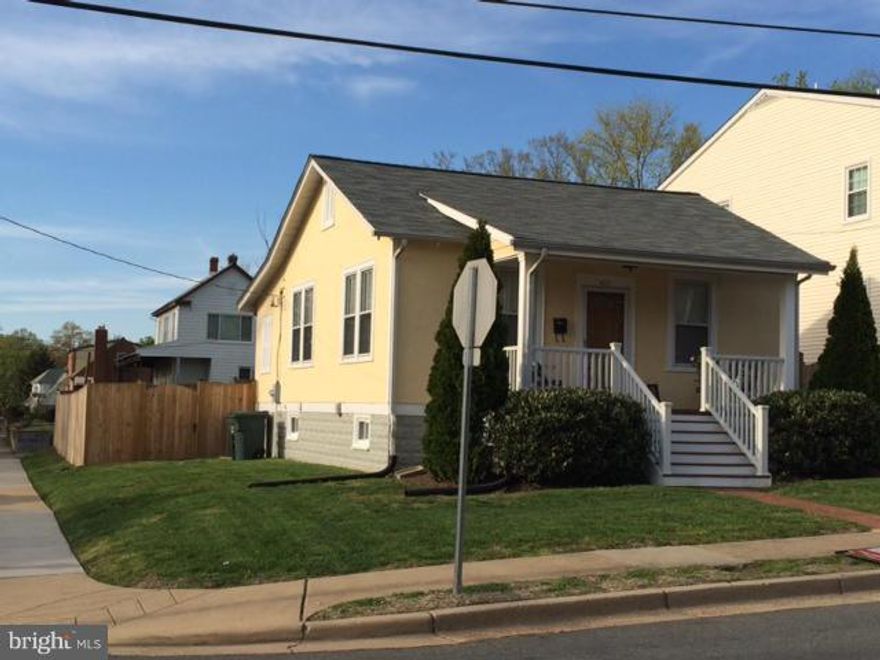 Beautiful renovated deceptively large bungalow. Del Ray, Potomac Yards shopping and bus routes are all right there. Rear porch overlooks the large backyard with two off-street parking spaces. Bring the grill and the fire pit! Renovated kitchen with gas range, microwave and breakfast bar. Commuters dream! Clean and ready to move in!